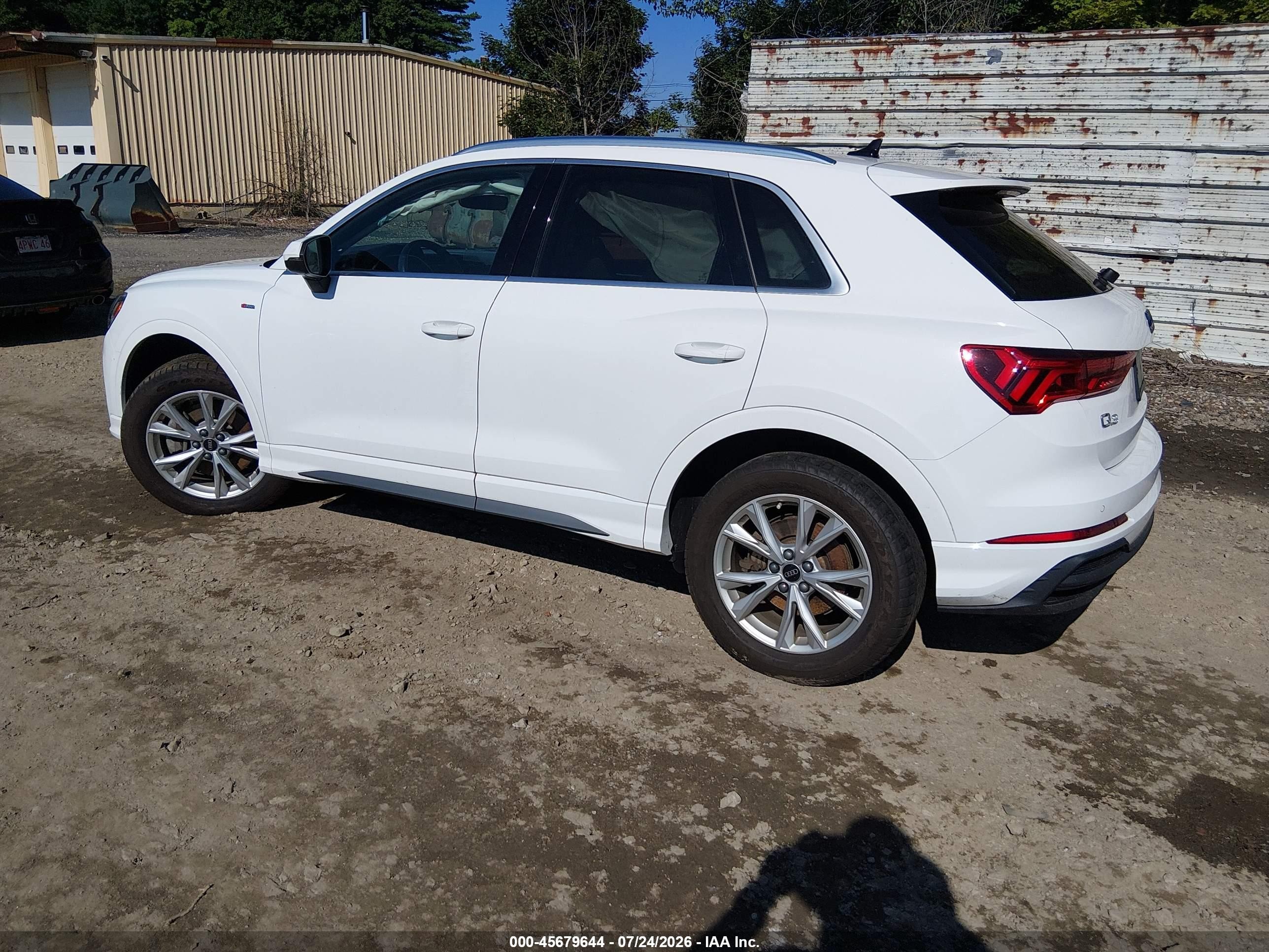 2024 Audi Q3 VIN WA1EECF38R1037812 IAAI salvage auction — Unknown, Salvage (Massachusetts), sold $11,000 on 2026-09-05 (photo 3)