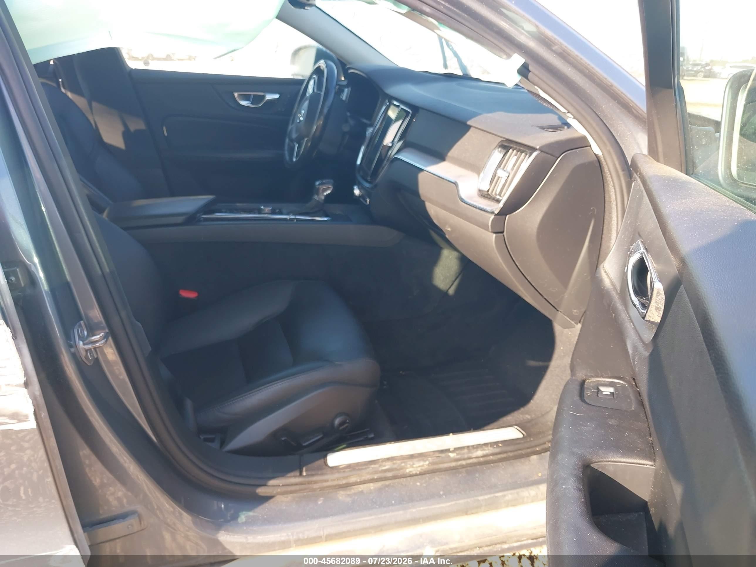 2019 Volvo S60 VIN 7JRA22TK1KG010510 IAAI salvage auction — Side, Salvage (Ohio), sold $1,675 on 2026-09-09 (photo 5)