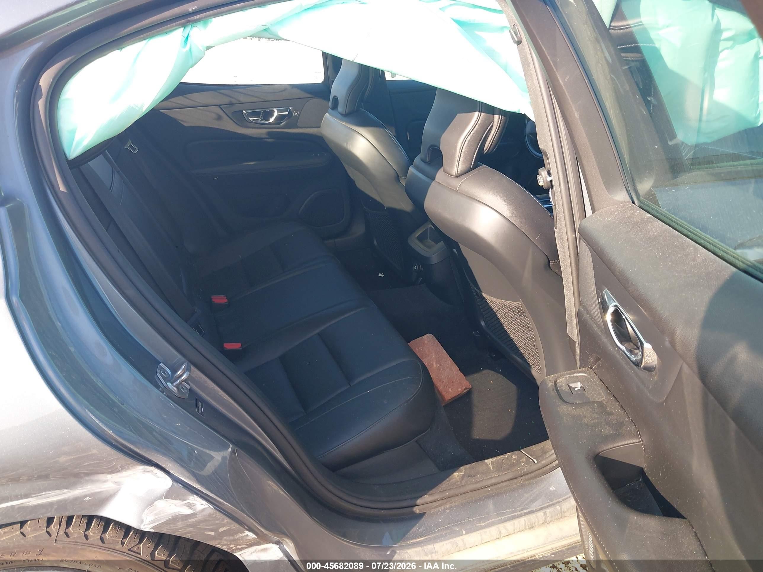 2019 Volvo S60 VIN 7JRA22TK1KG010510 IAAI salvage auction — Side, Salvage (Ohio), sold $1,675 on 2026-09-09 (photo 8)