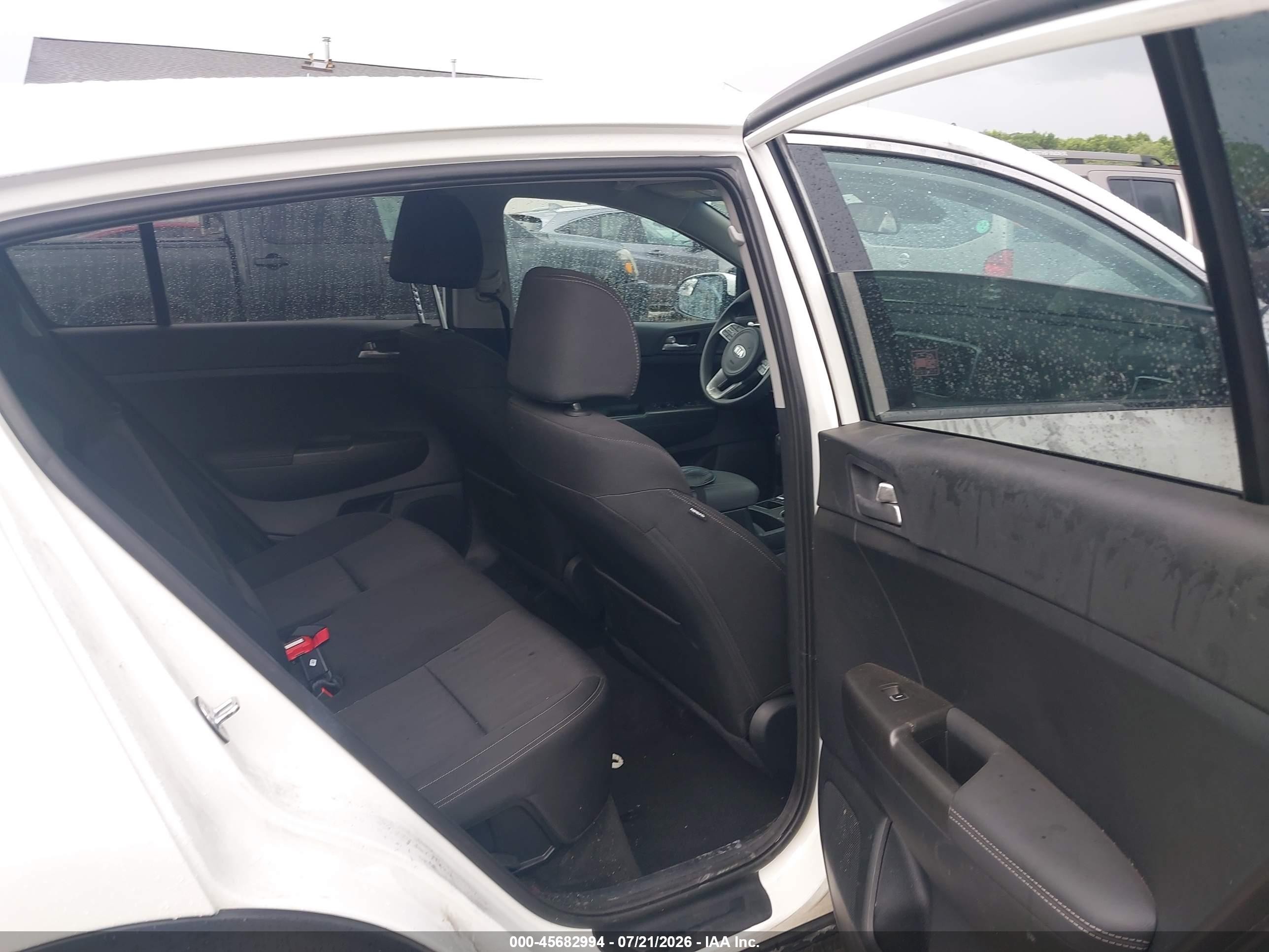 2022 Kia Sportage VIN KNDPMCAC3N7016737 IAAI salvage auction — Side, Salvage (Ohio), sold $3,825 on 2026-09-09 (photo 8)