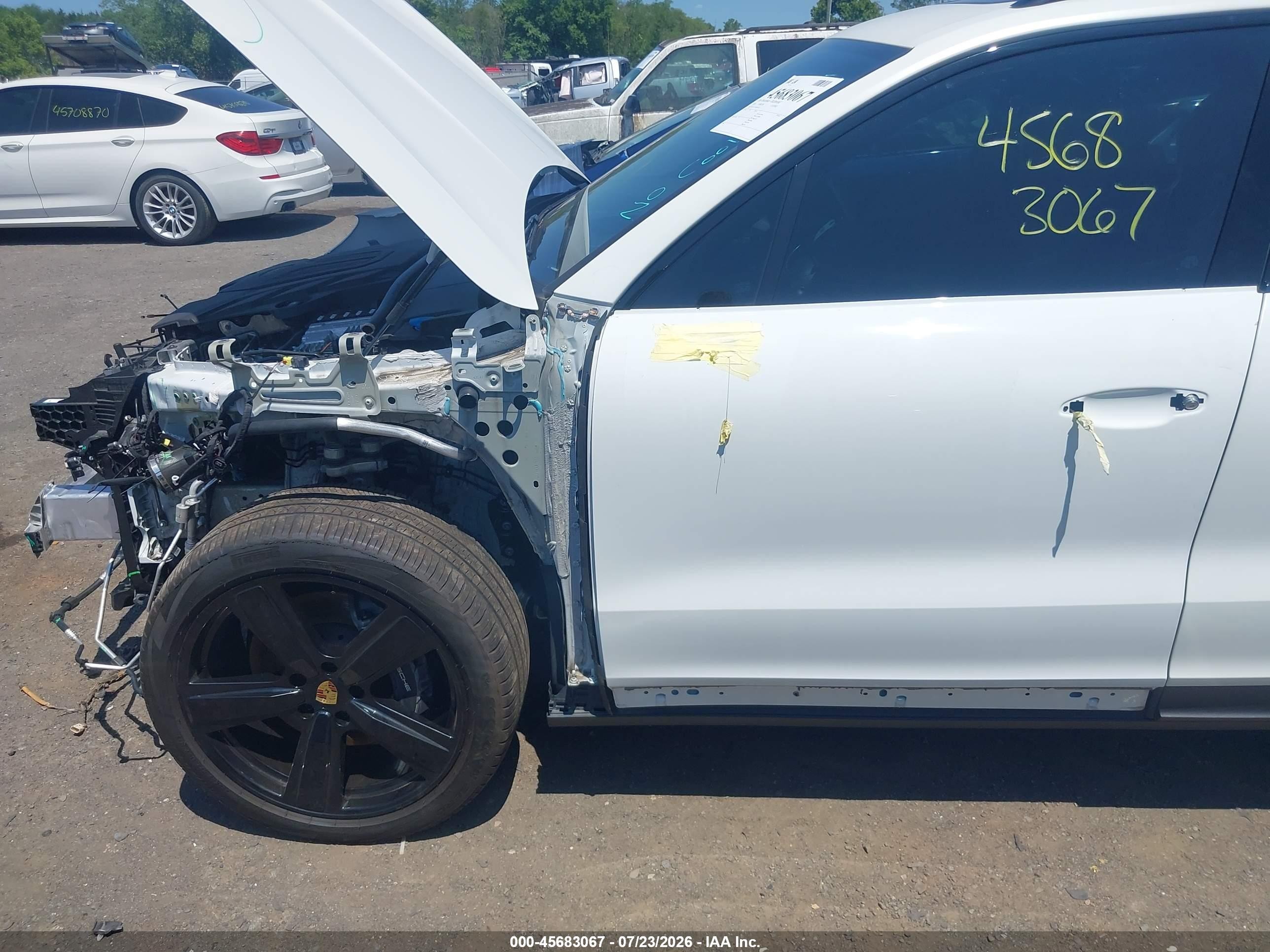 2024 Porsche Cayenne VIN WP1AA2AY8RDA07767 IAAI salvage auction — Front End, Salvage (Virginia), sold $38,700 on 2026-08-17 (photo 6)