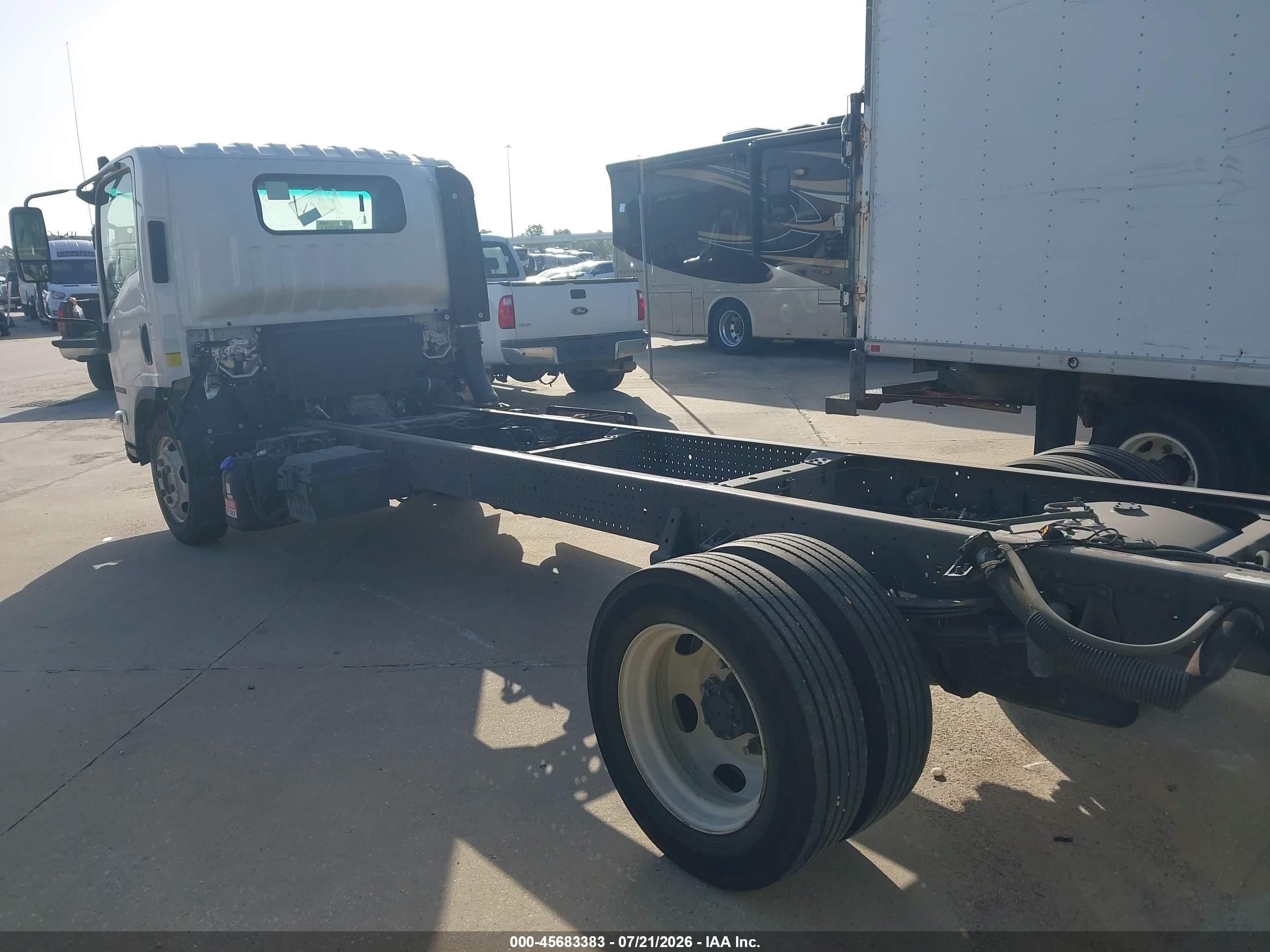 2025 Isuzu VIN JALE5W162S7P08451 IAAI salvage auction — Top/Roof, Enterprise Vehicles Clear Only (Texas), sold $19,300 on 2026-07-23 (photo 3)