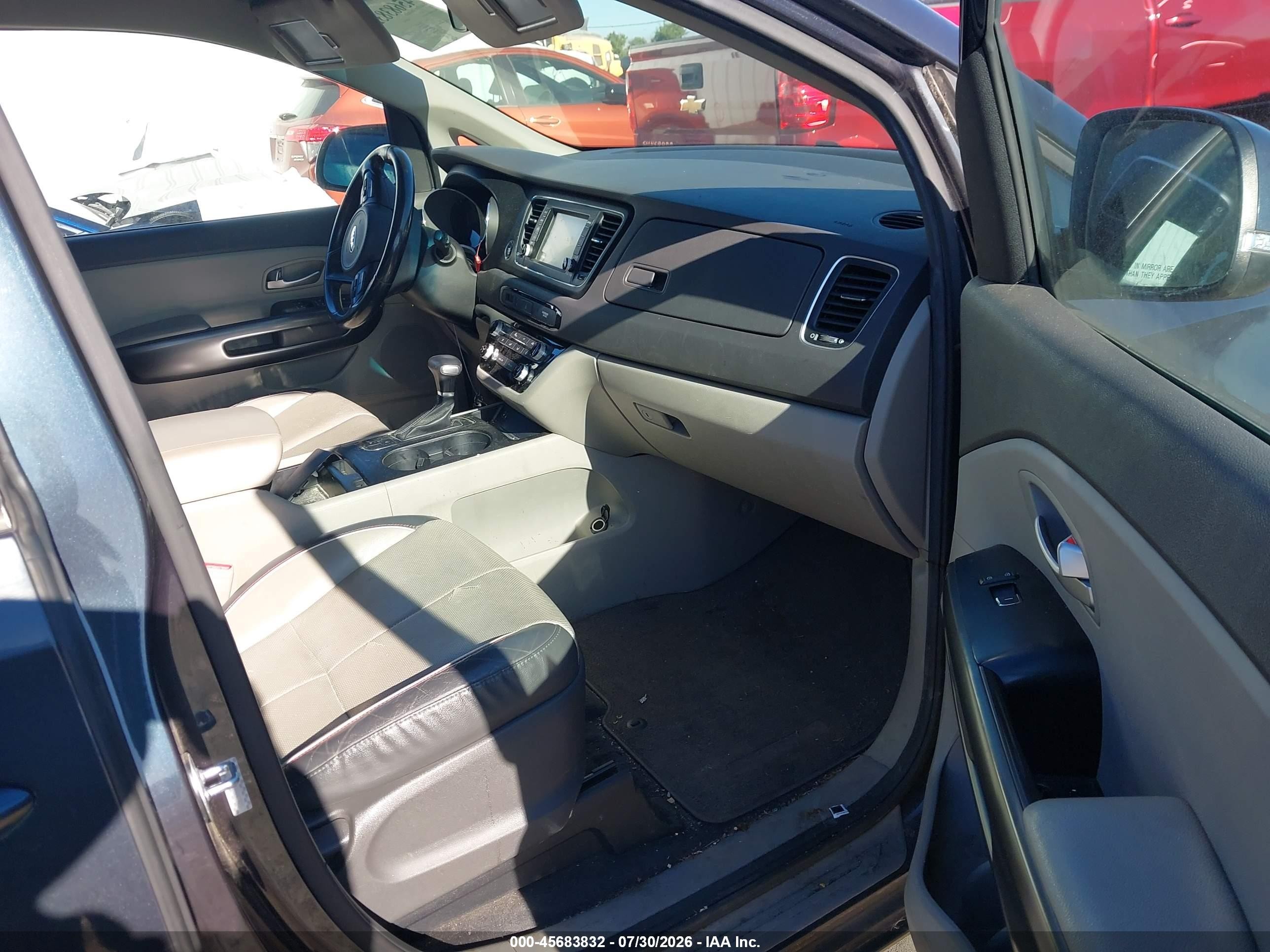 2017 Kia Sedona VIN KNDMB5C11H6247923 IAAI salvage auction — Front End, Salvage (California), sold $1,300 on 2026-09-14 (photo 5)