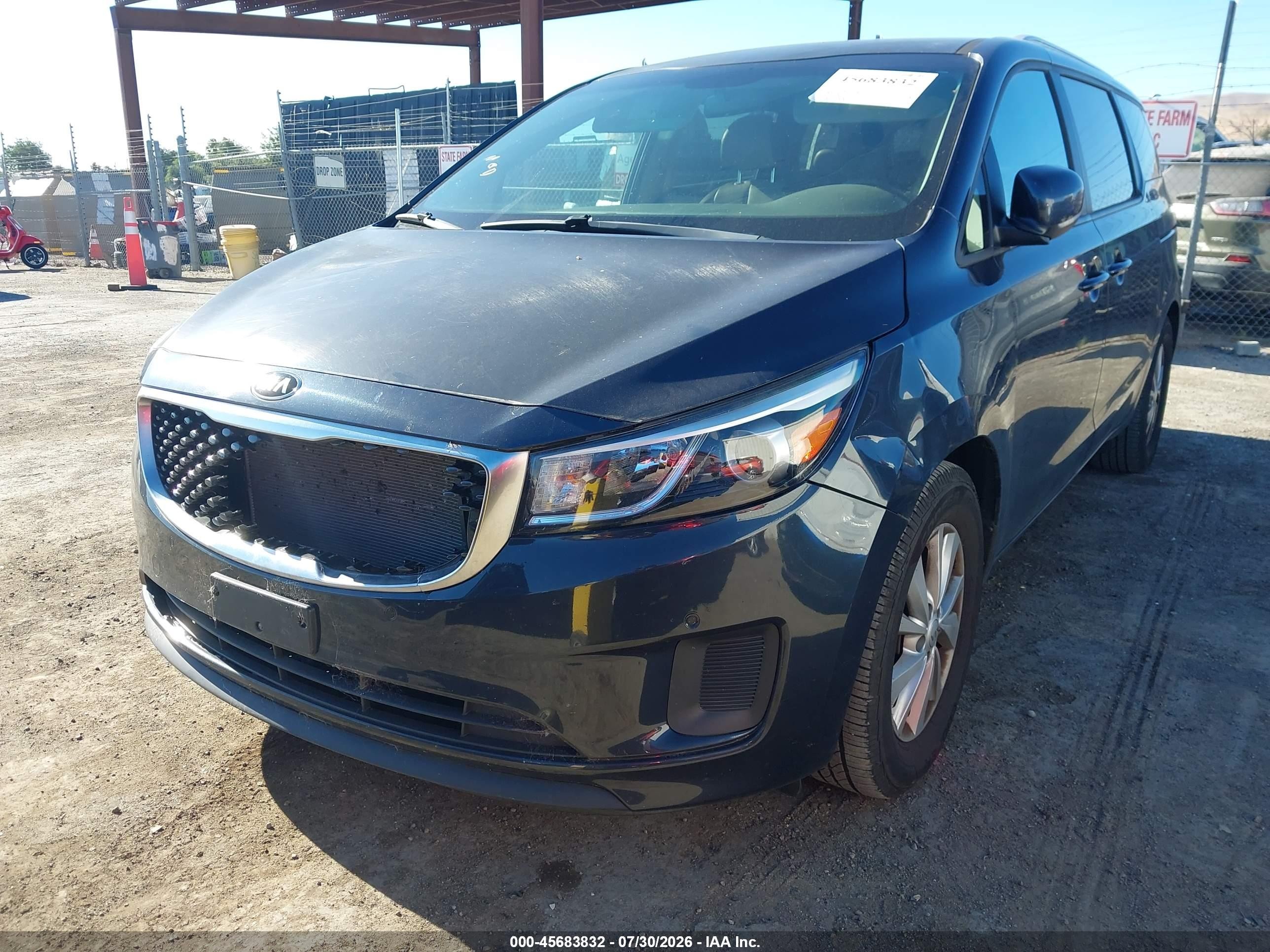 2017 Kia Sedona VIN KNDMB5C11H6247923 IAAI salvage auction — Front End, Salvage (California), sold $1,300 on 2026-09-14 (photo 6)