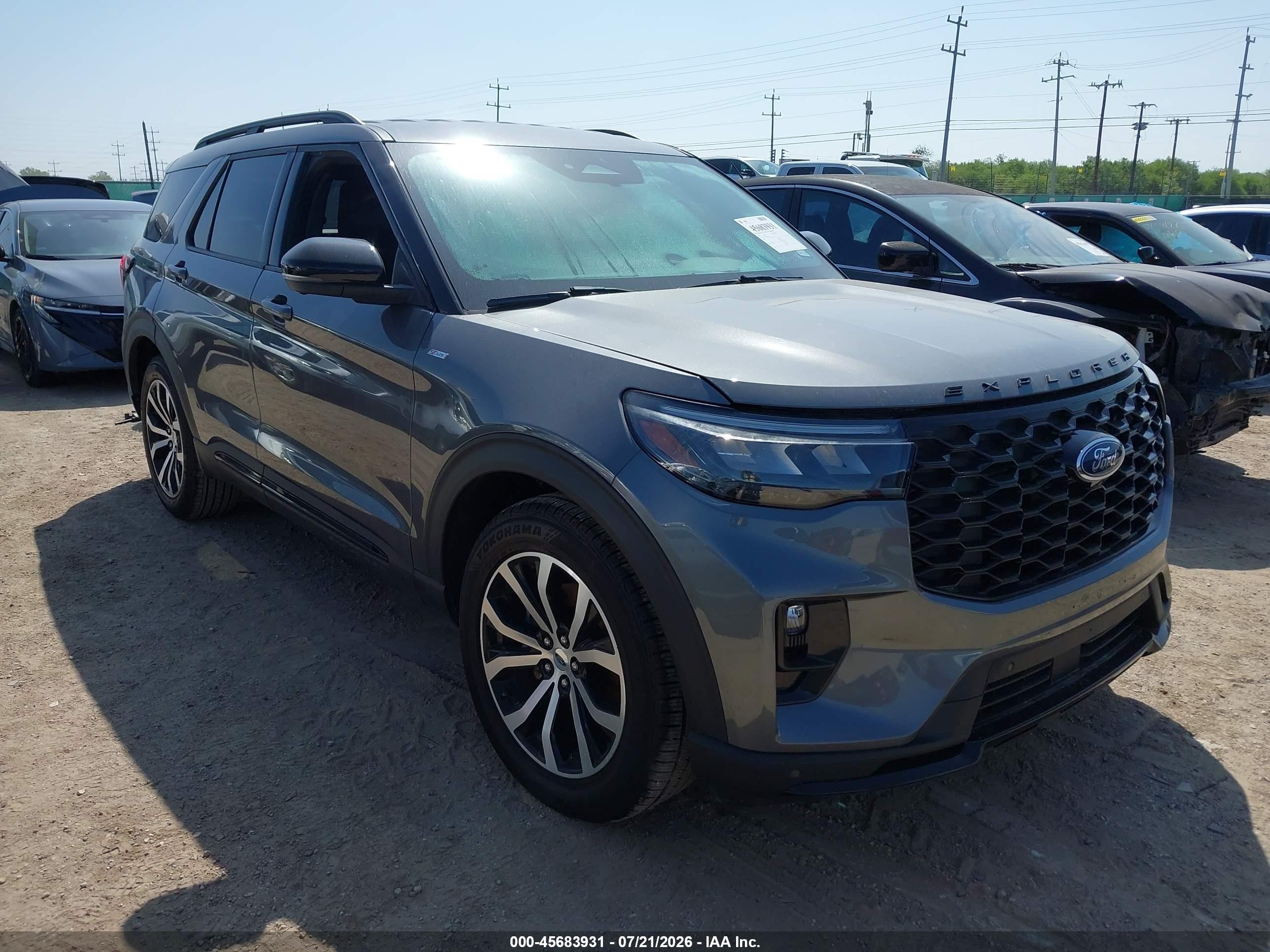 2025 Ford Explorer VIN 1FMUK7KH0SGB41745 — IAAI salvage auction photo