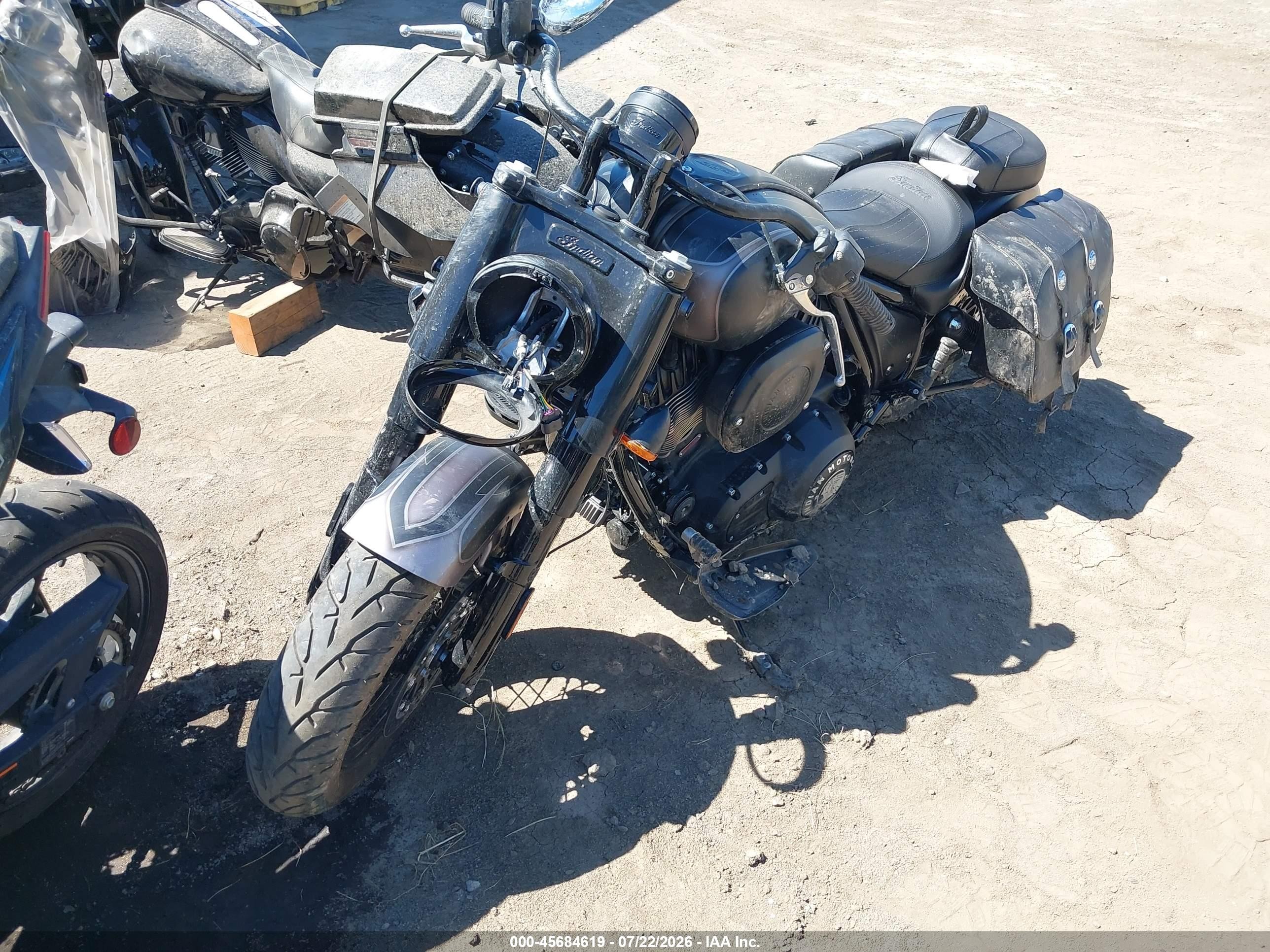 2022 Indian Motorcycle Co. Super Chief VIN 56KDBBAG9N3004874 IAAI salvage auction — Front End, Salvage (California), sold $2,575 on 2026-09-22 (photo 2)
