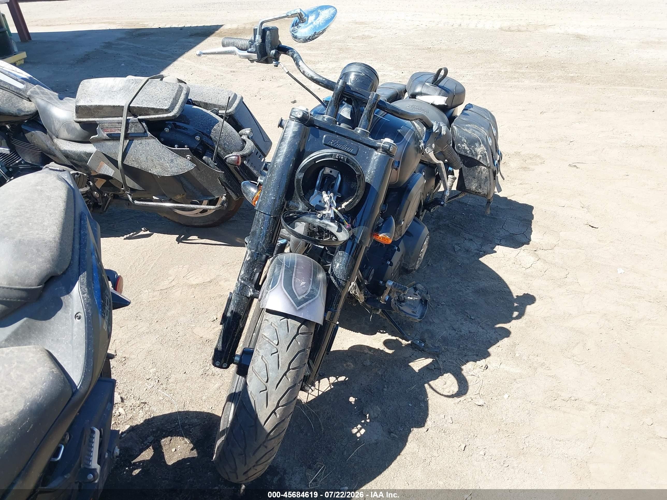 2022 Indian Motorcycle Co. Super Chief VIN 56KDBBAG9N3004874 IAAI salvage auction — Front End, Salvage (California), sold $2,575 on 2026-09-22 (photo 5)