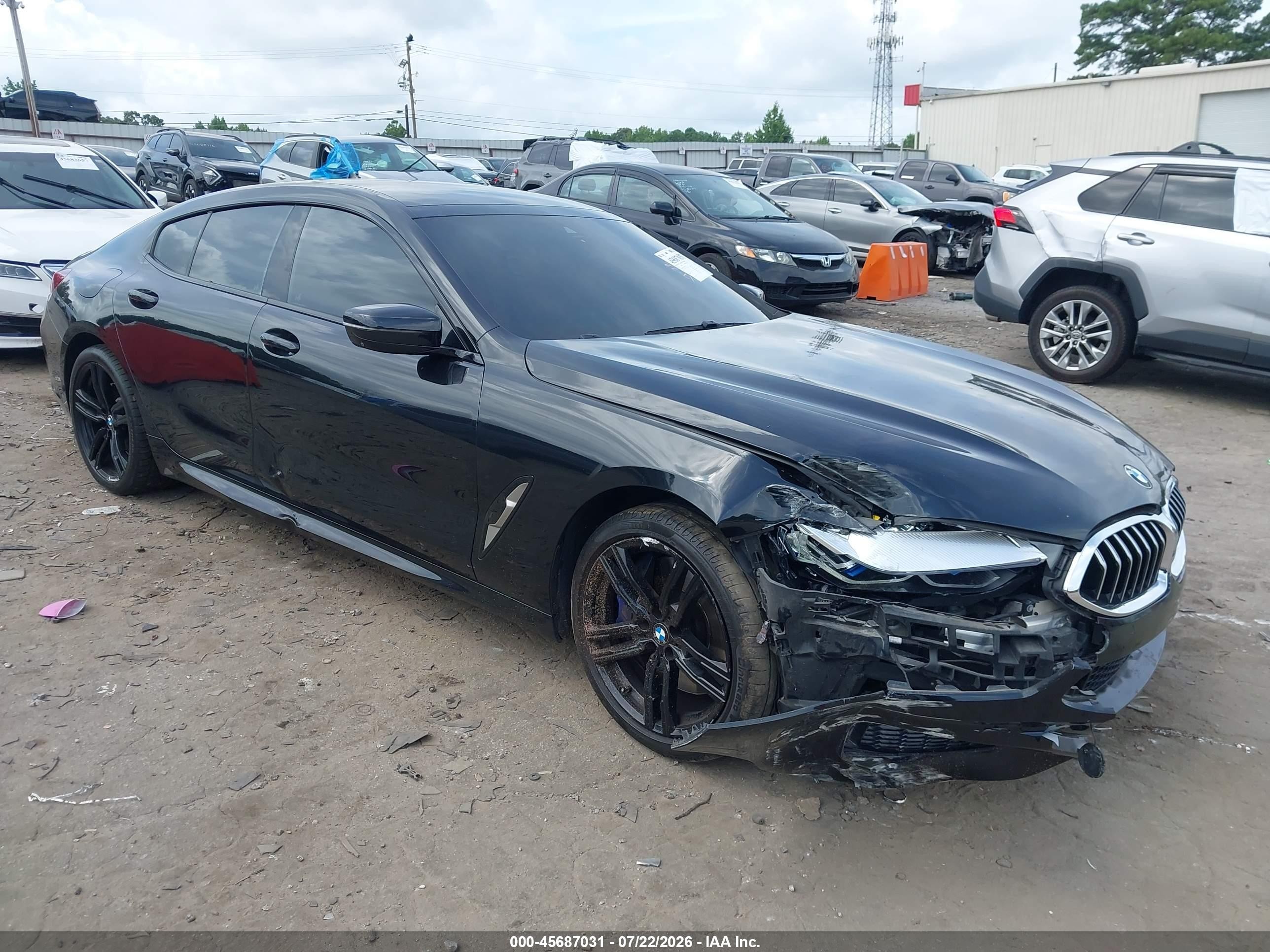 2022 BMW 8 Series VIN WBAGV4C05NCH22606 — IAAI salvage auction photo