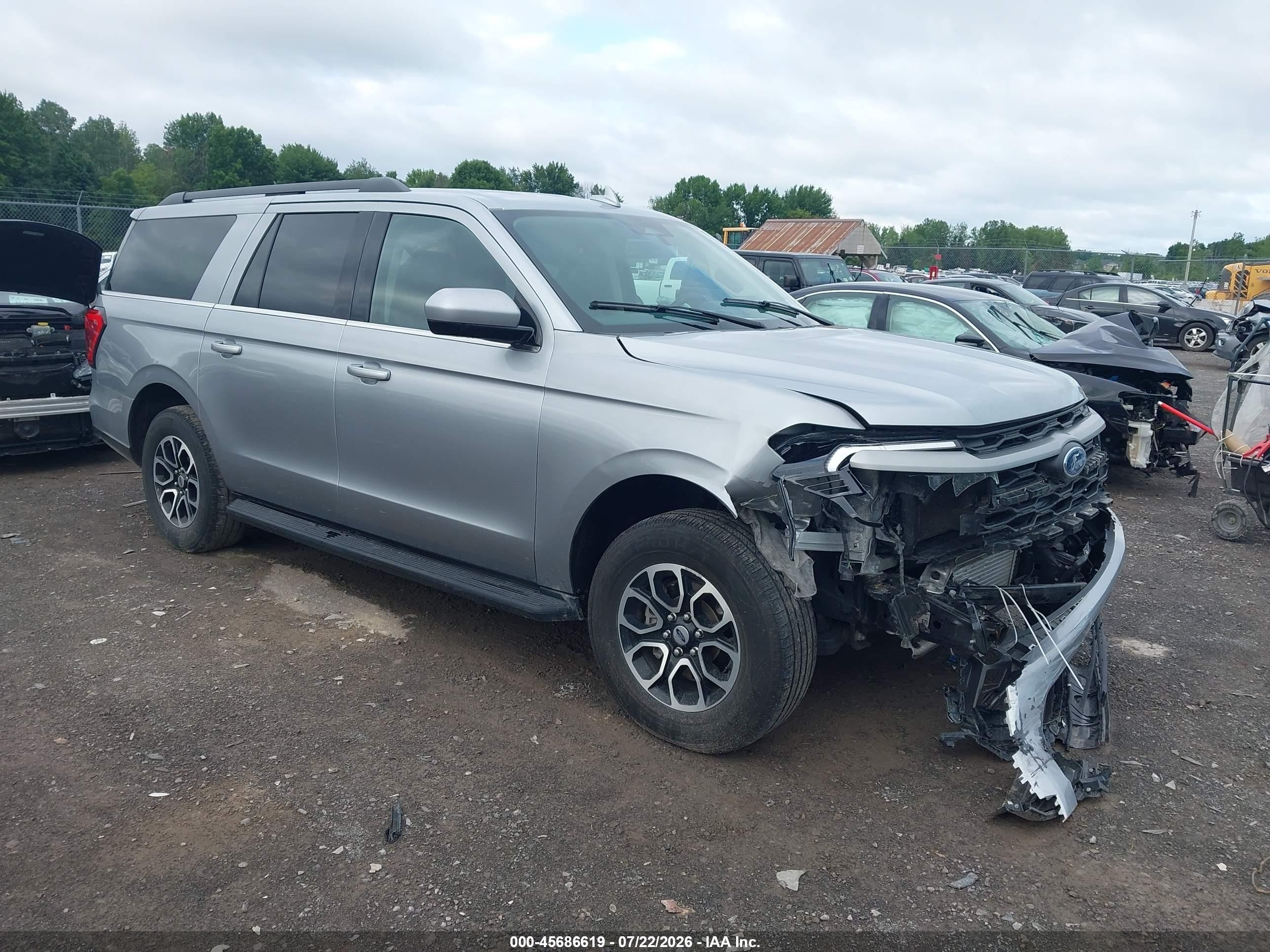 2024 Ford Expedition VIN 1FMJK1H83REA32984 — IAAI salvage auction photo