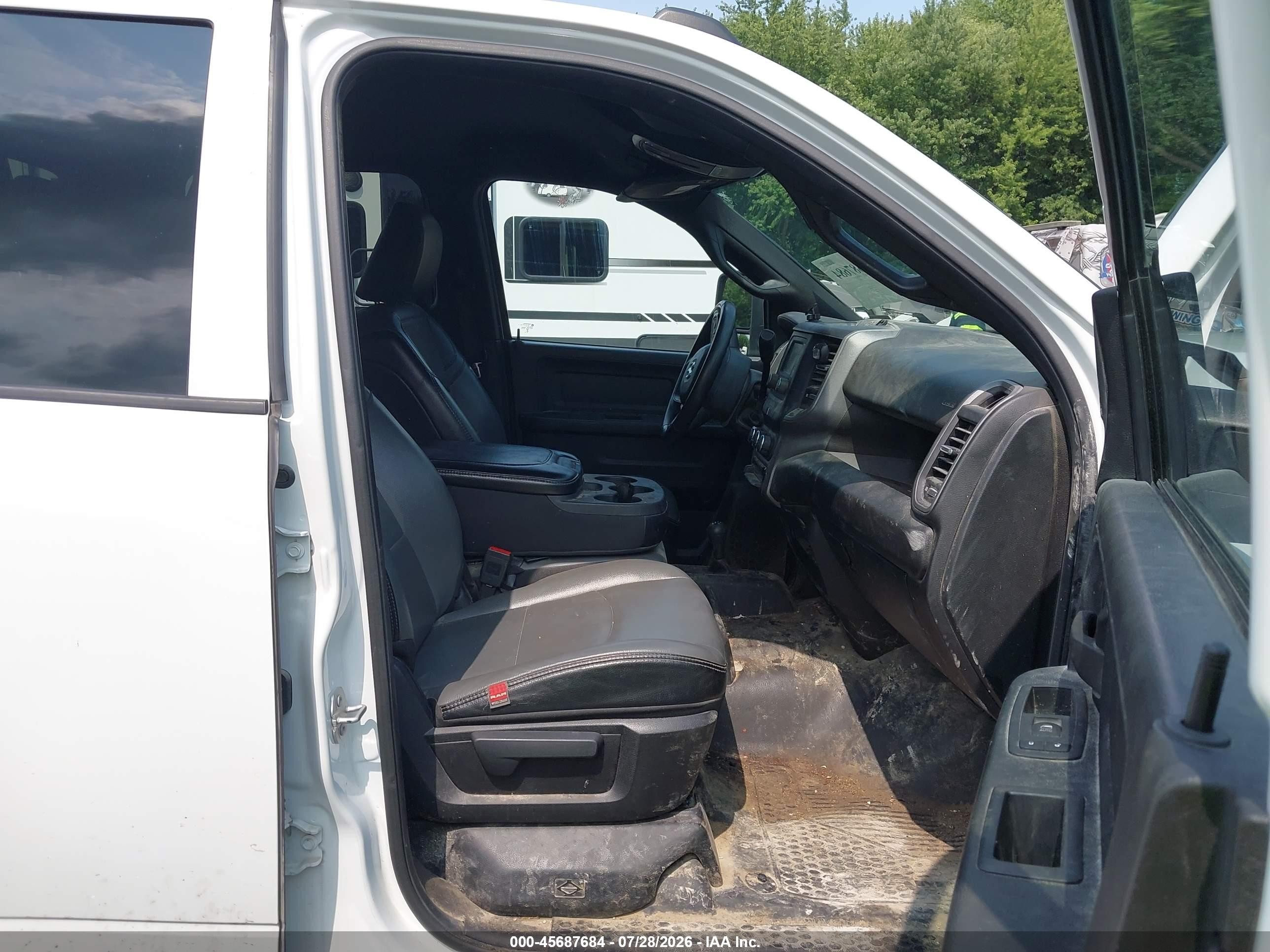 2024 Ram 2500 VIN 3C6UR5HL9RG175852 IAAI salvage auction — Front End, Salvage (Ohio), sold $13,100 on 2026-10-07 (photo 5)