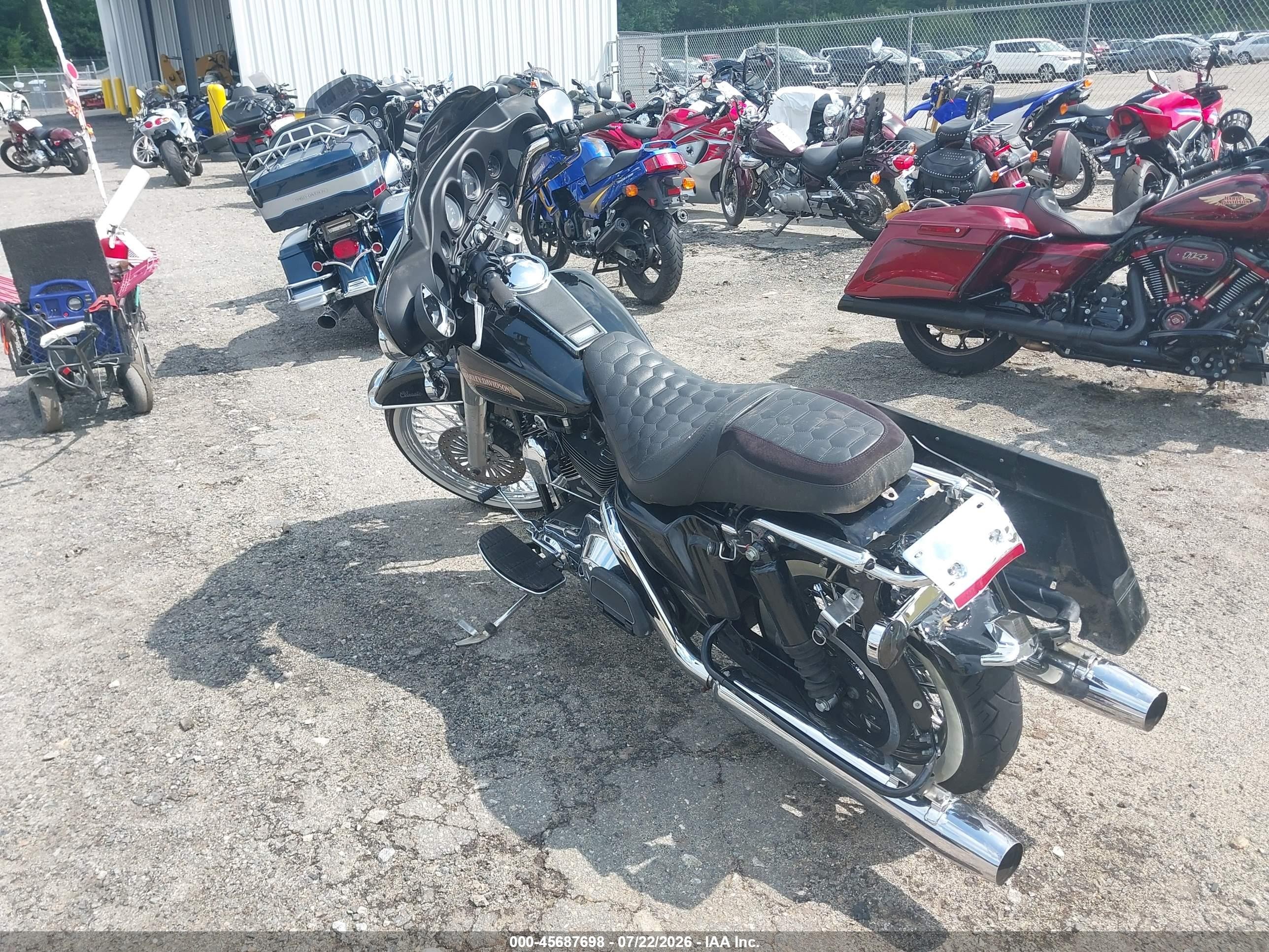 2005 Harley-davidson Flhtci VIN 1HD1FFW135Y664869 IAAI salvage auction — Rear End, Salvage (Massachusetts), sold $825 on 2026-09-09 (photo 3)
