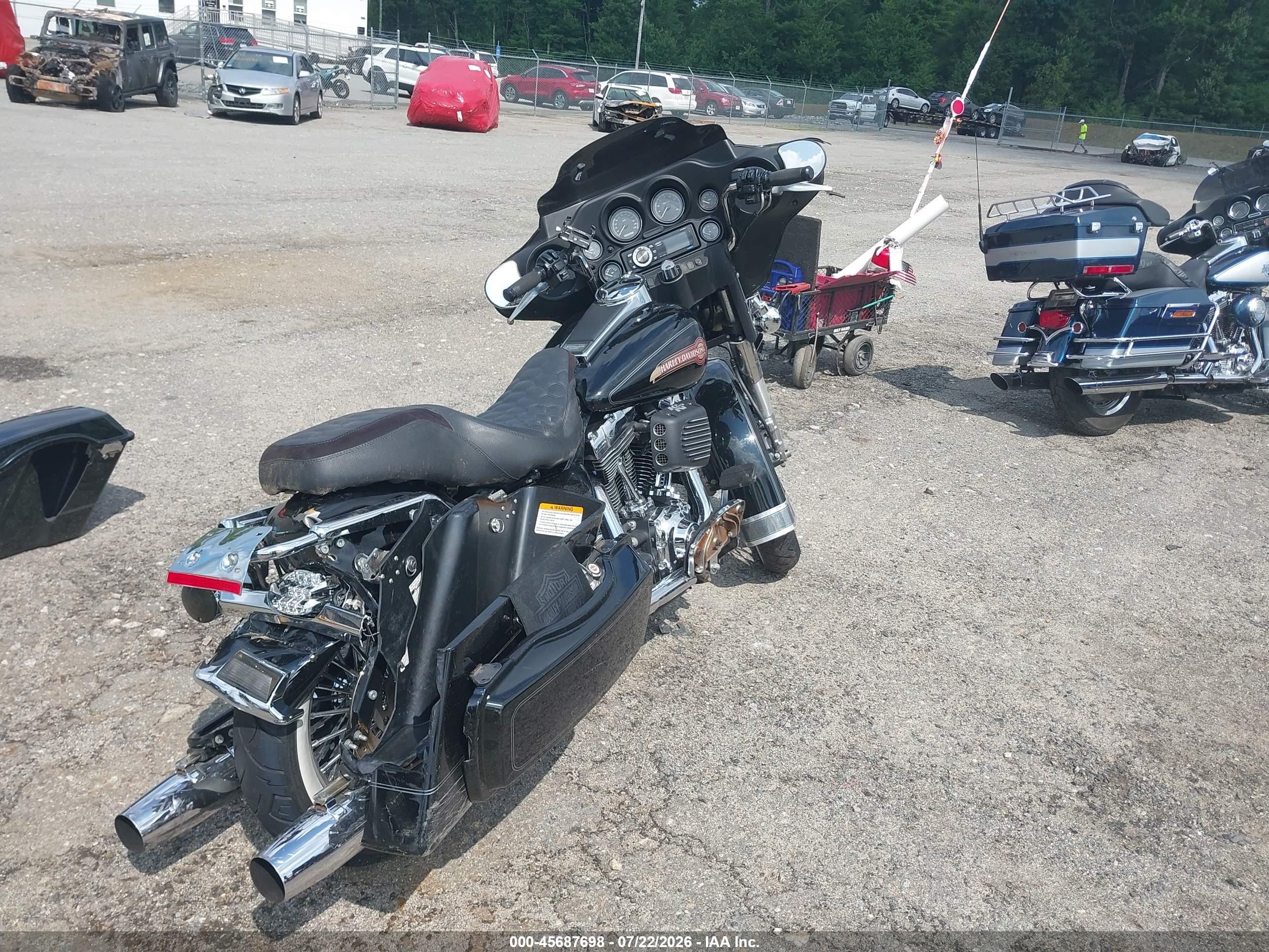 2005 Harley-davidson Flhtci VIN 1HD1FFW135Y664869 IAAI salvage auction — Rear End, Salvage (Massachusetts), sold $825 on 2026-09-09 (photo 4)