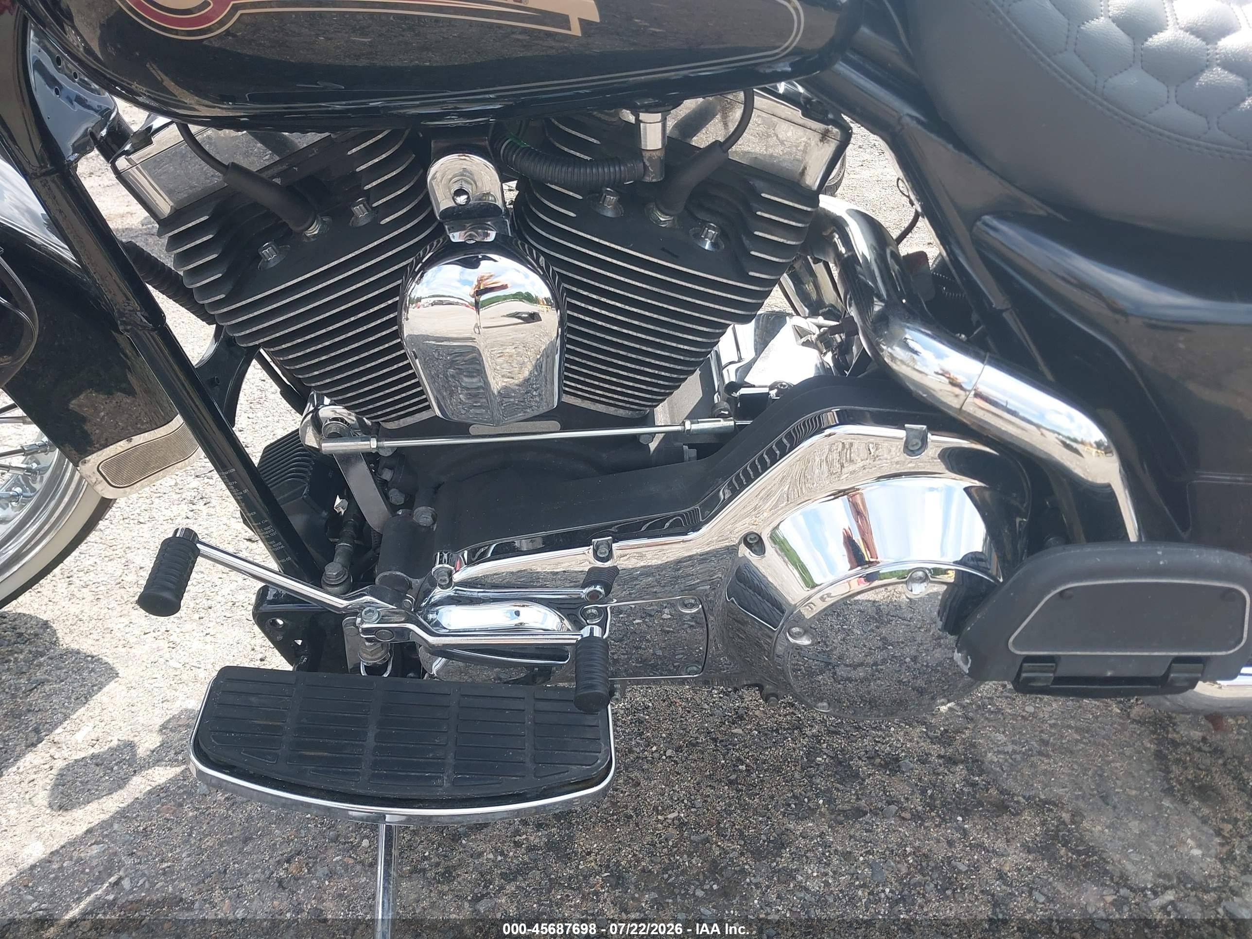 2005 Harley-davidson Flhtci VIN 1HD1FFW135Y664869 IAAI salvage auction — Rear End, Salvage (Massachusetts), sold $825 on 2026-09-09 (photo 9)