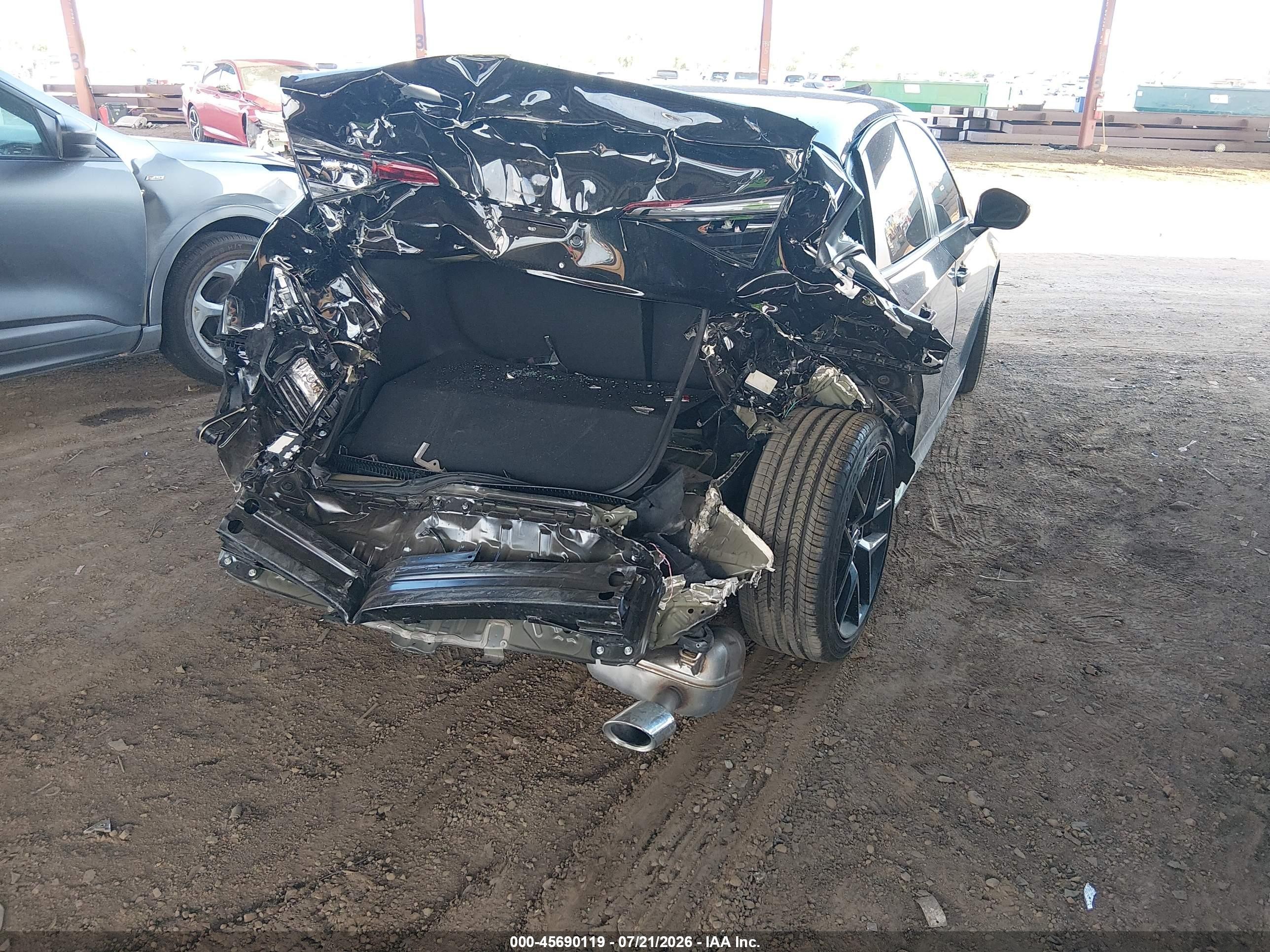 2026 Honda Civic VIN 2HGFE2F54TH555447 IAAI salvage auction — Rear End, Wait Title, sold $5,100 on 2026-09-22 (photo 4)