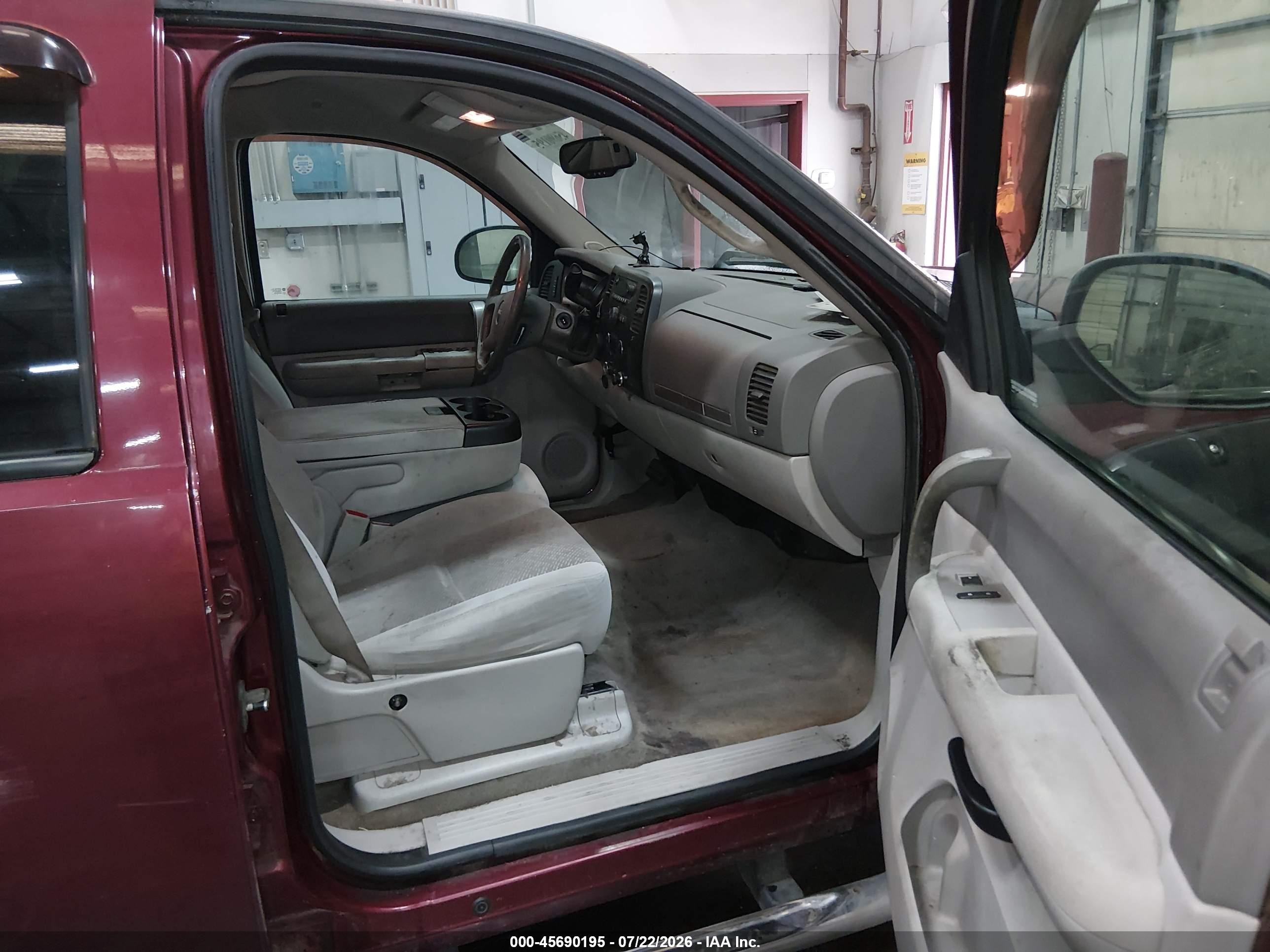 2008 Gmc Sierra 1500 VIN 2GTEK13C581318949 IAAI salvage auction — Unknown, Salvage (Idaho), sold $2,450 on 2026-09-10 (photo 5)