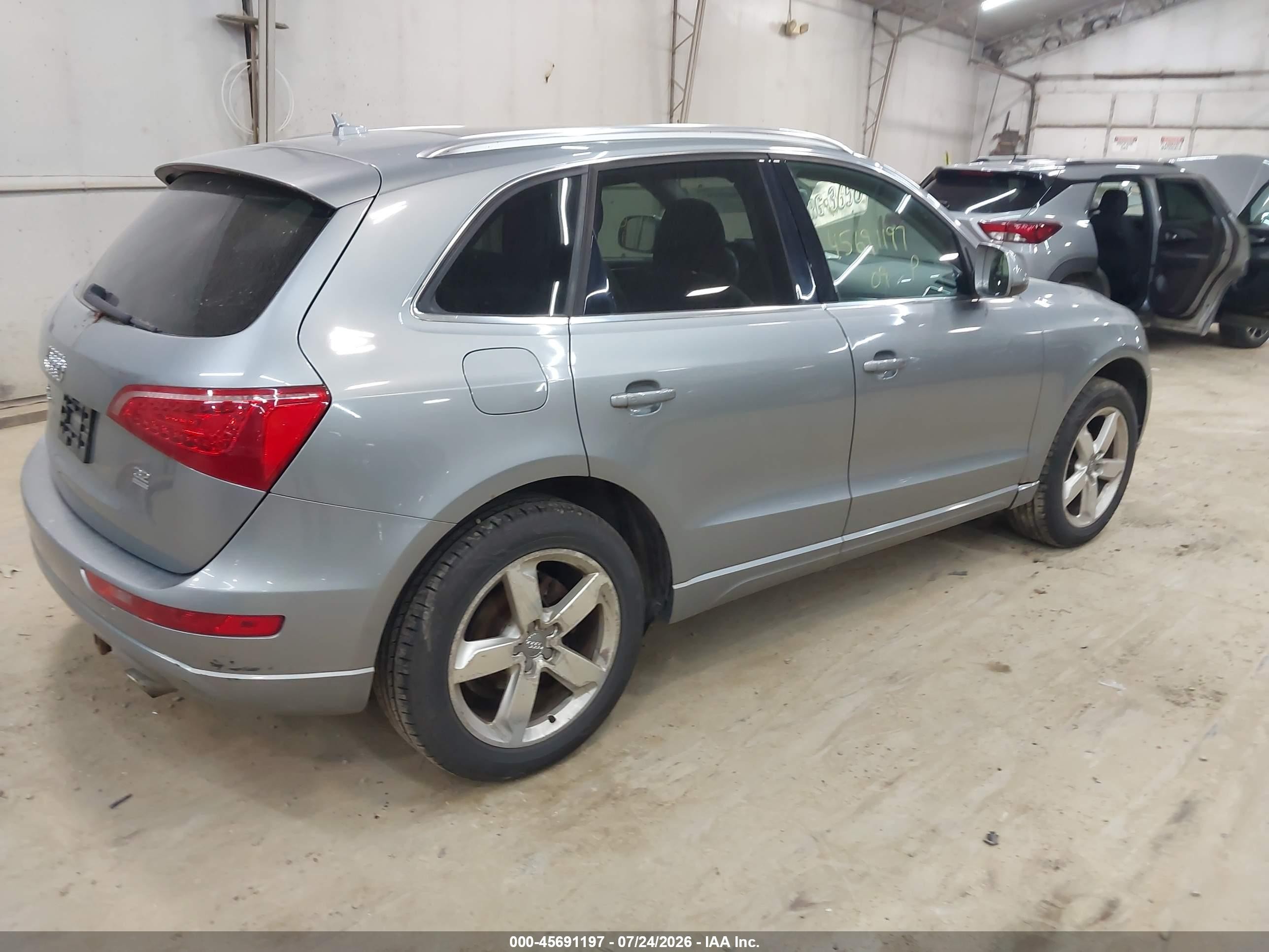 2009 Audi Q5 VIN WA1KK78R79A048367 IAAI salvage auction — Side, Salvage (Pennsylvania), sold $400 on 2026-09-19 (photo 4)