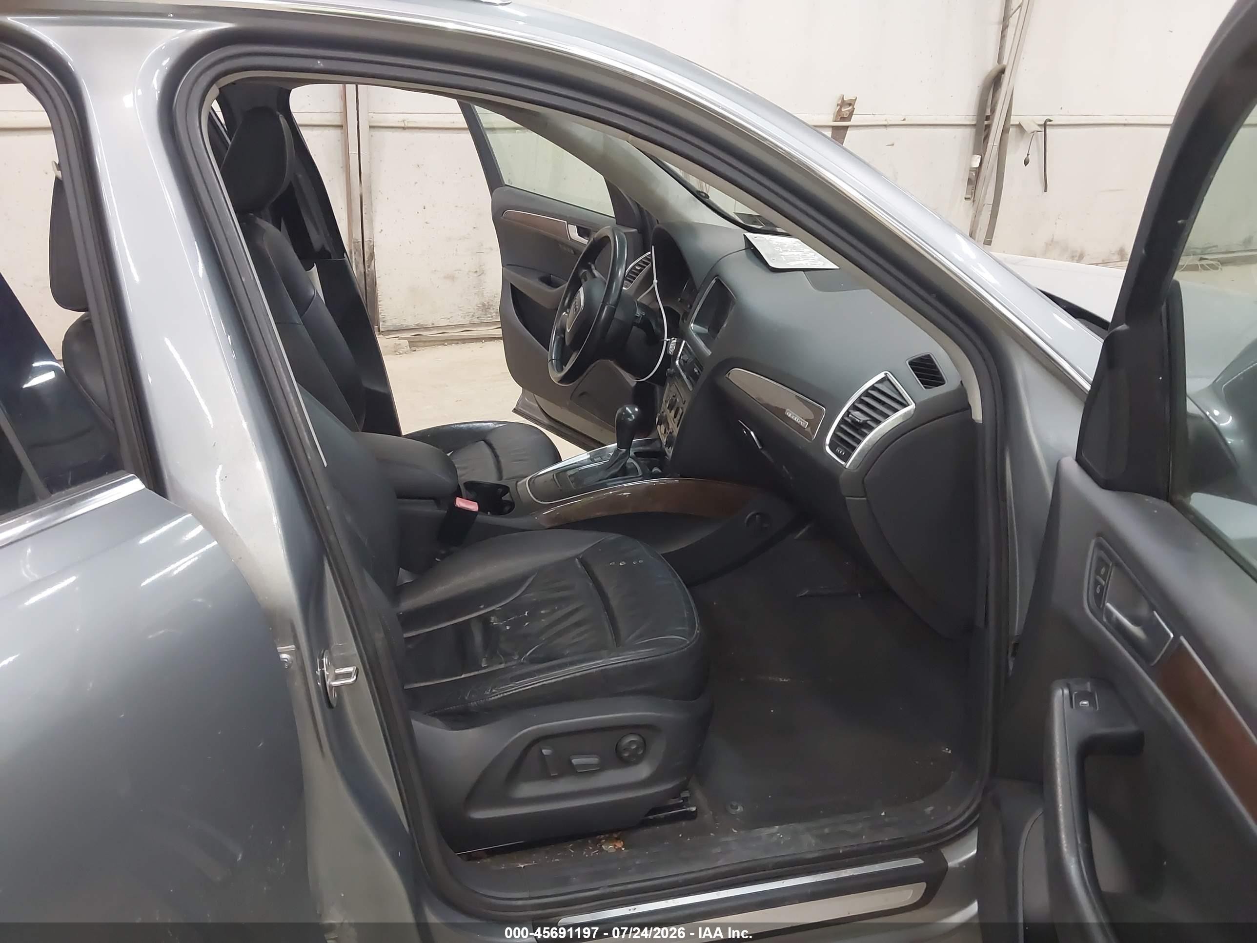 2009 Audi Q5 VIN WA1KK78R79A048367 IAAI salvage auction — Side, Salvage (Pennsylvania), sold $400 on 2026-09-19 (photo 5)