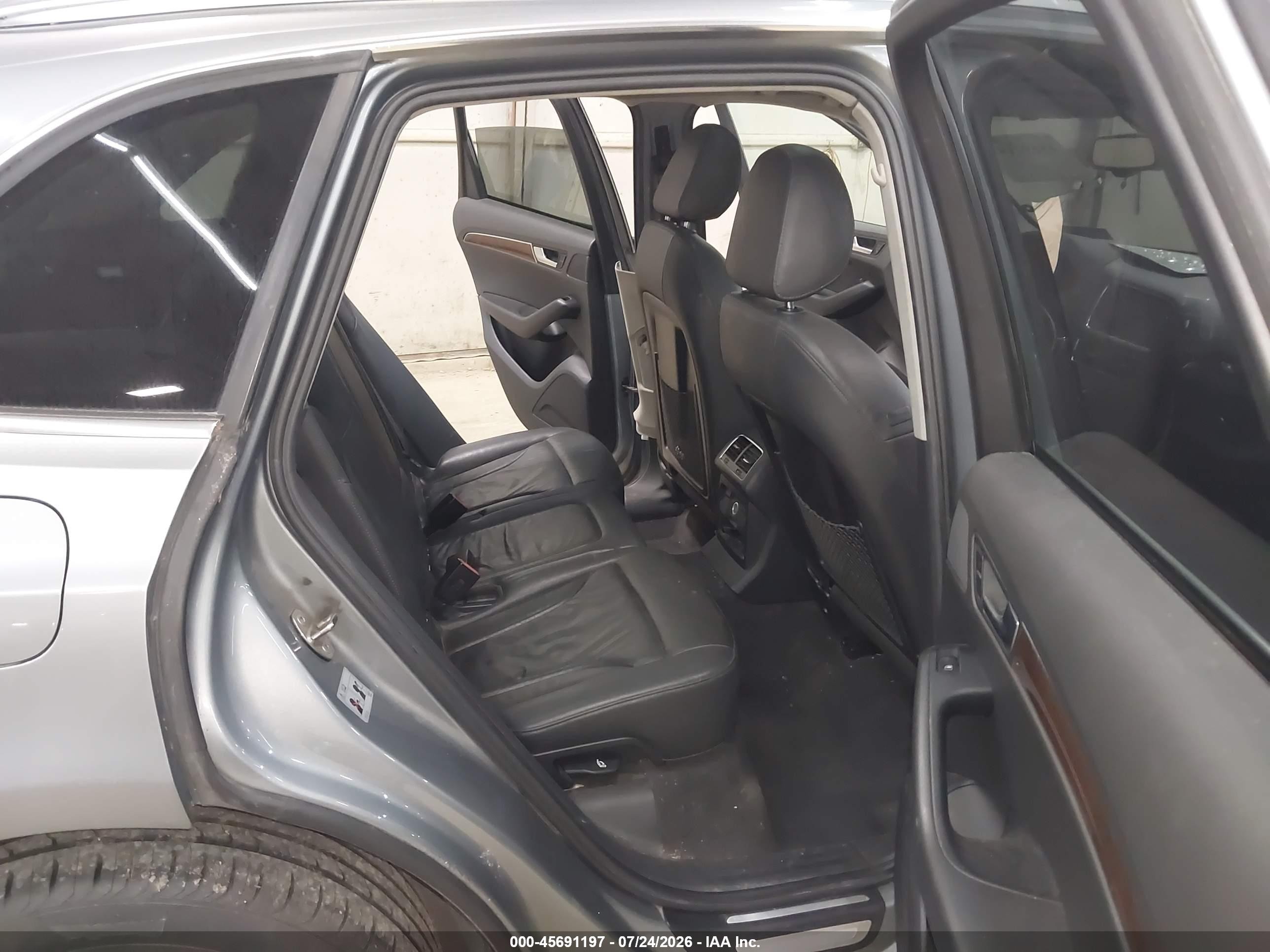 2009 Audi Q5 VIN WA1KK78R79A048367 IAAI salvage auction — Side, Salvage (Pennsylvania), sold $400 on 2026-09-19 (photo 8)
