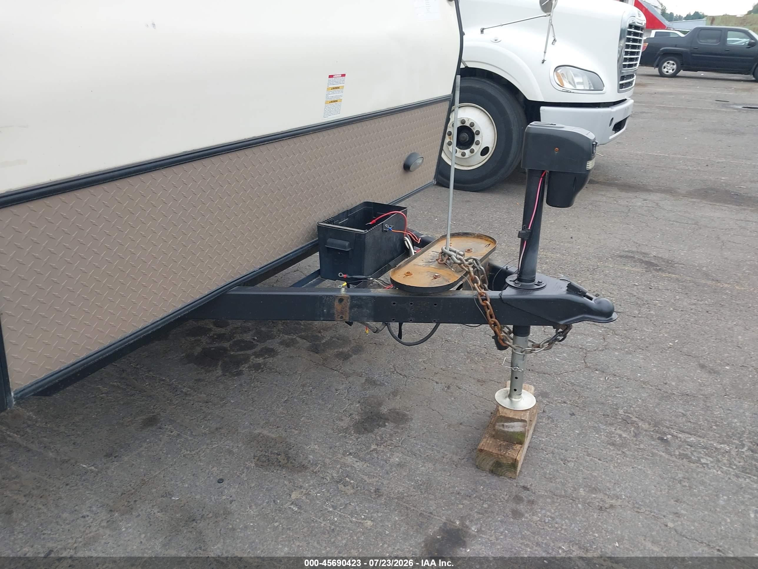 2016 Flagstaff Micro Lite VIN 4X4TFLY22GD406880 IAAI salvage auction — Side, Salvage (Oregon), sold $3,825 on 2026-09-10 (photo 7)
