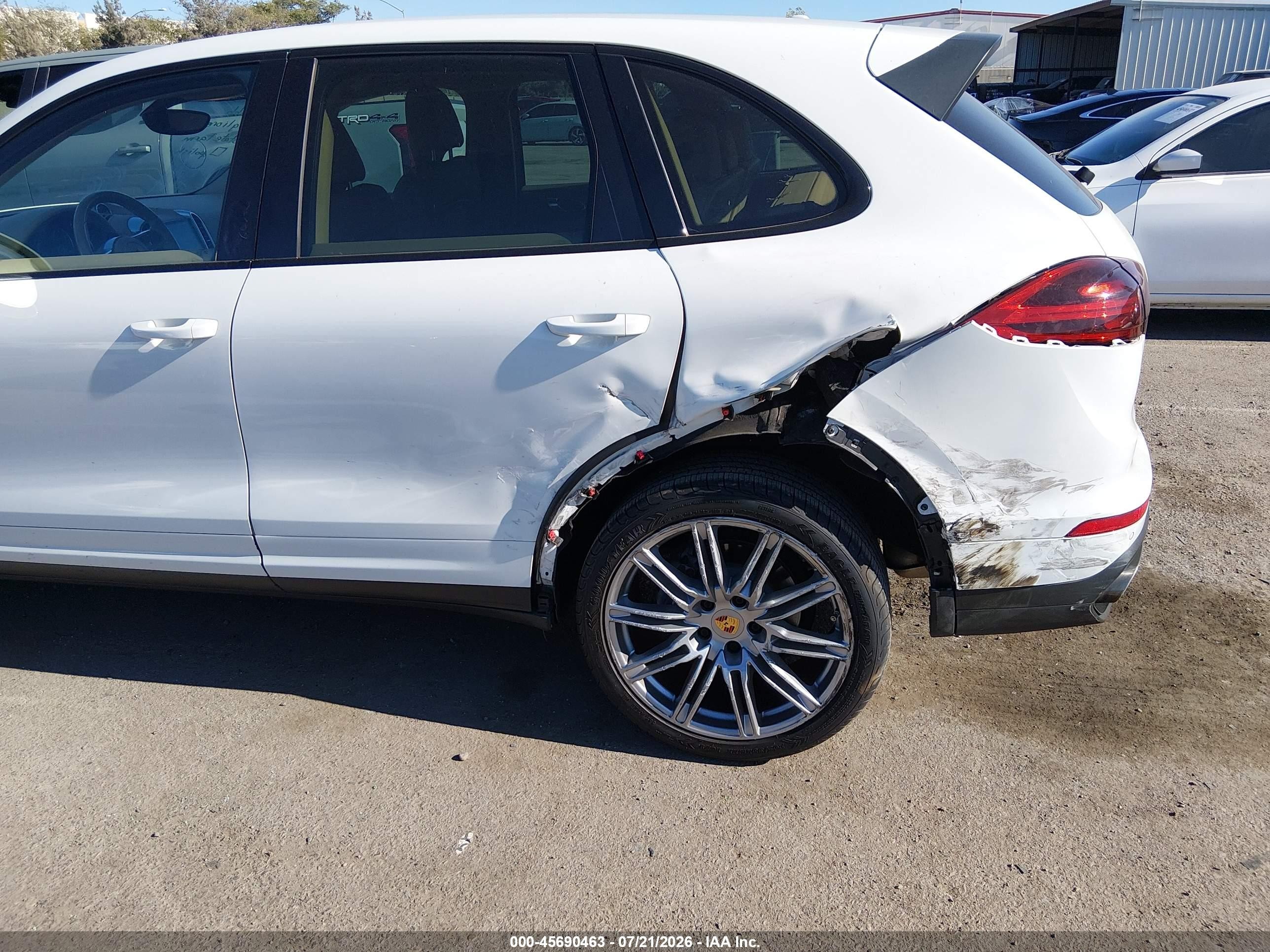 2017 Porsche Cayenne VIN WP1AA2A27HKA84264 IAAI salvage auction — Side, Salvage (California), sold $8,000 on 2026-09-06 (photo 6)