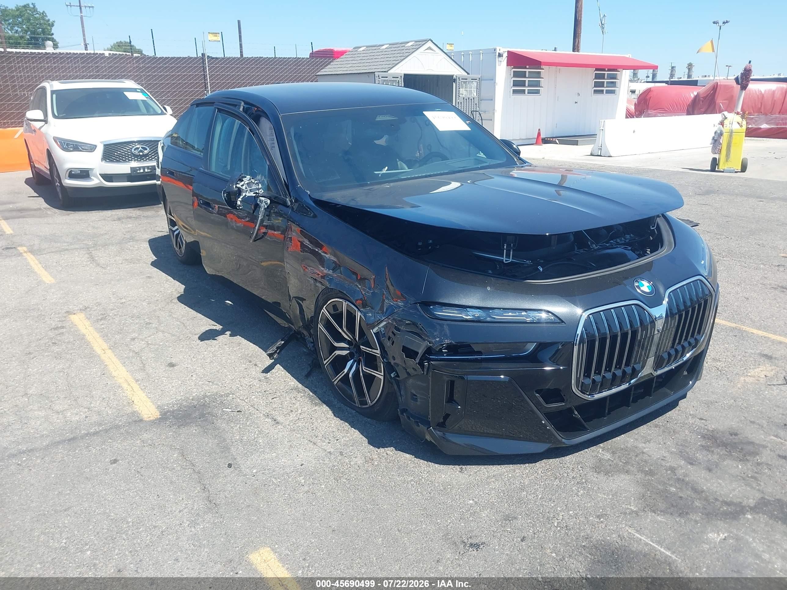 2025 BMW 7 Series VIN WBA23EH04SCU21333 — IAAI salvage auction photo