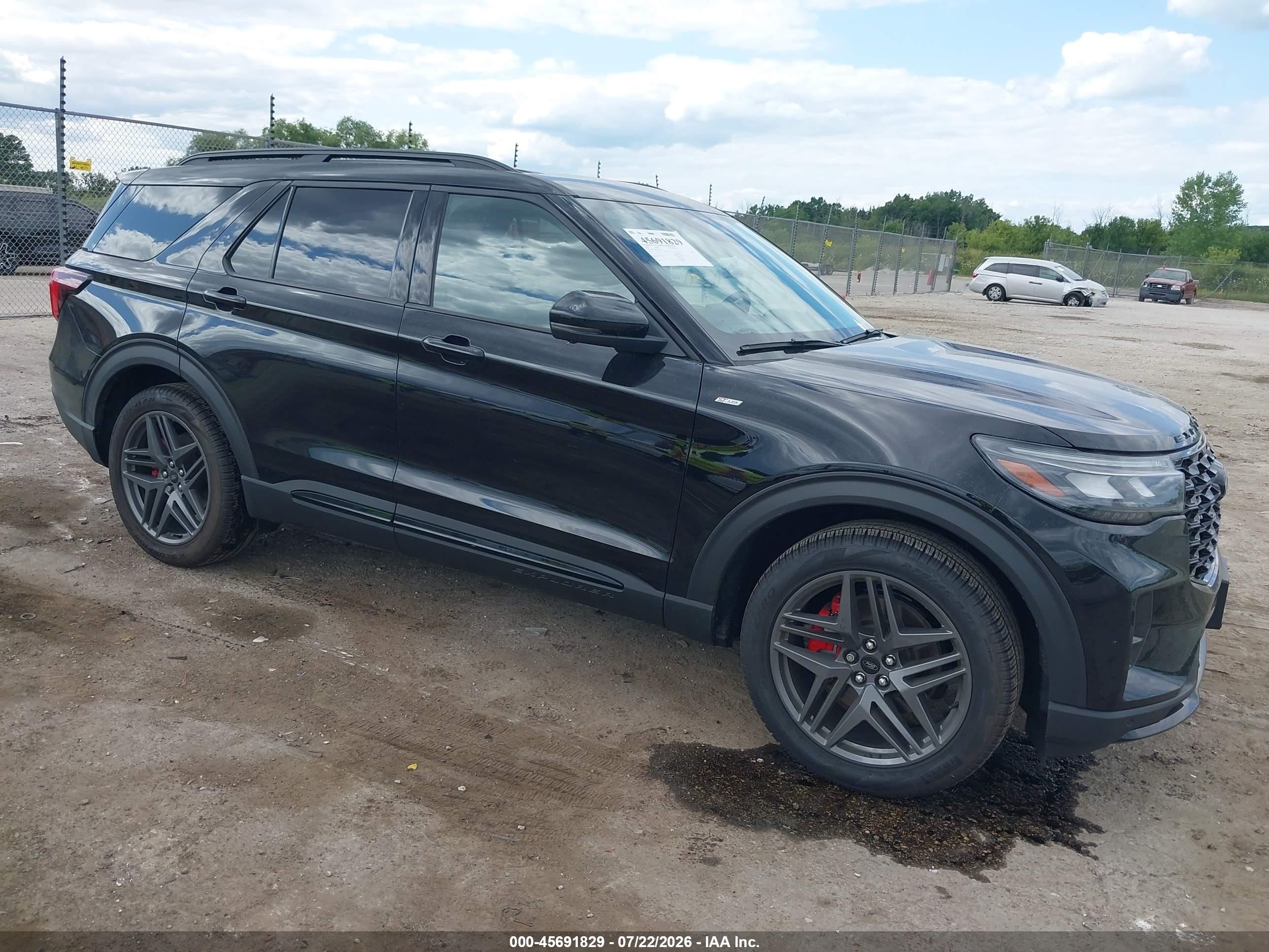 2026 Ford Explorer VIN 1FMUK8KH3TGA42151 — IAAI salvage auction photo
