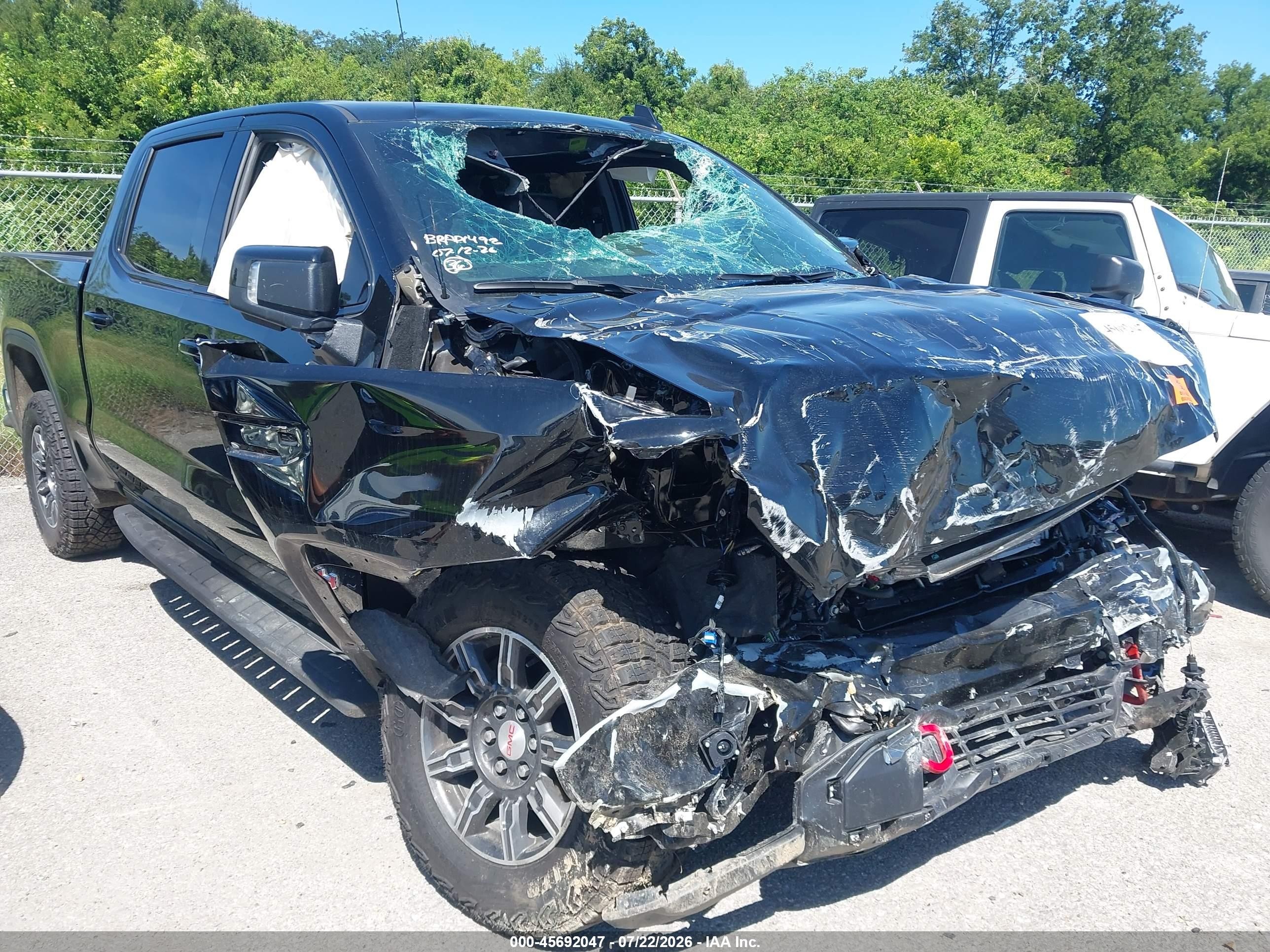 2026 GMC Sierra 1500 VIN 1GTUUEEL3TZ214776 — IAAI salvage auction photo