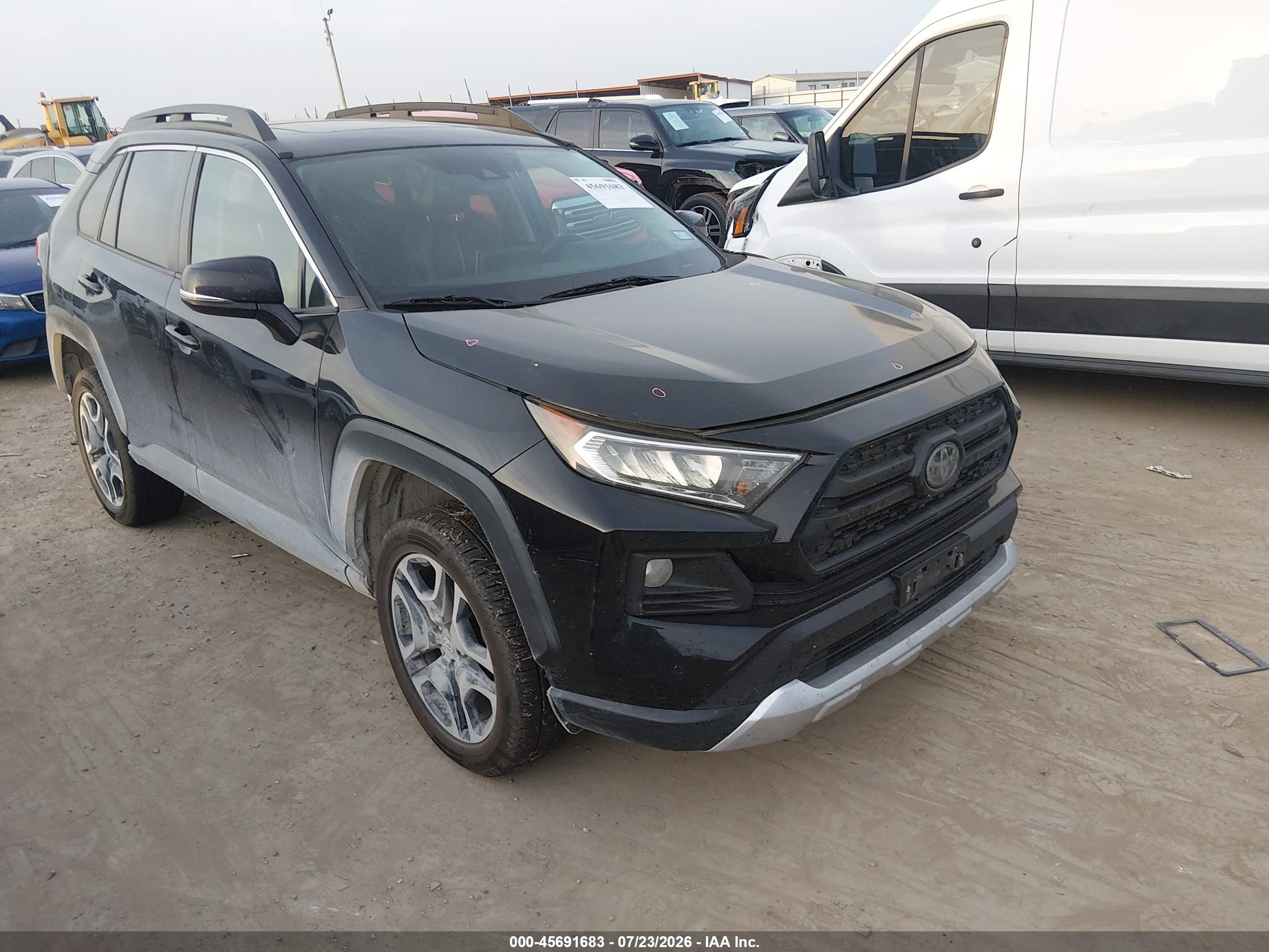 2019 Toyota RAV4 VIN 2T3J1RFV7KC029861 — IAAI salvage auction photo
