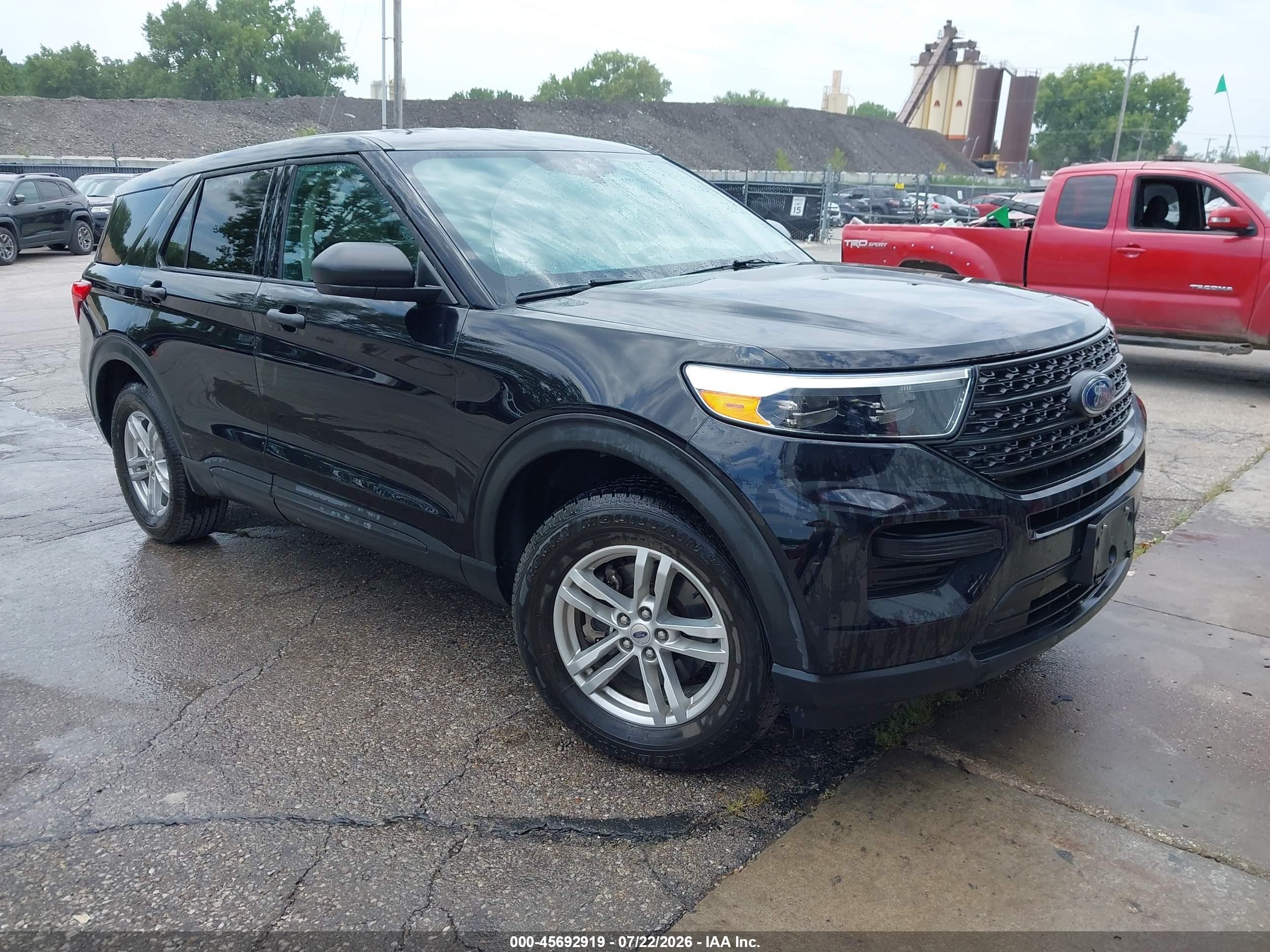 2022 Ford Explorer VIN 1FMSK8BB6NGB54562 — IAAI salvage auction photo