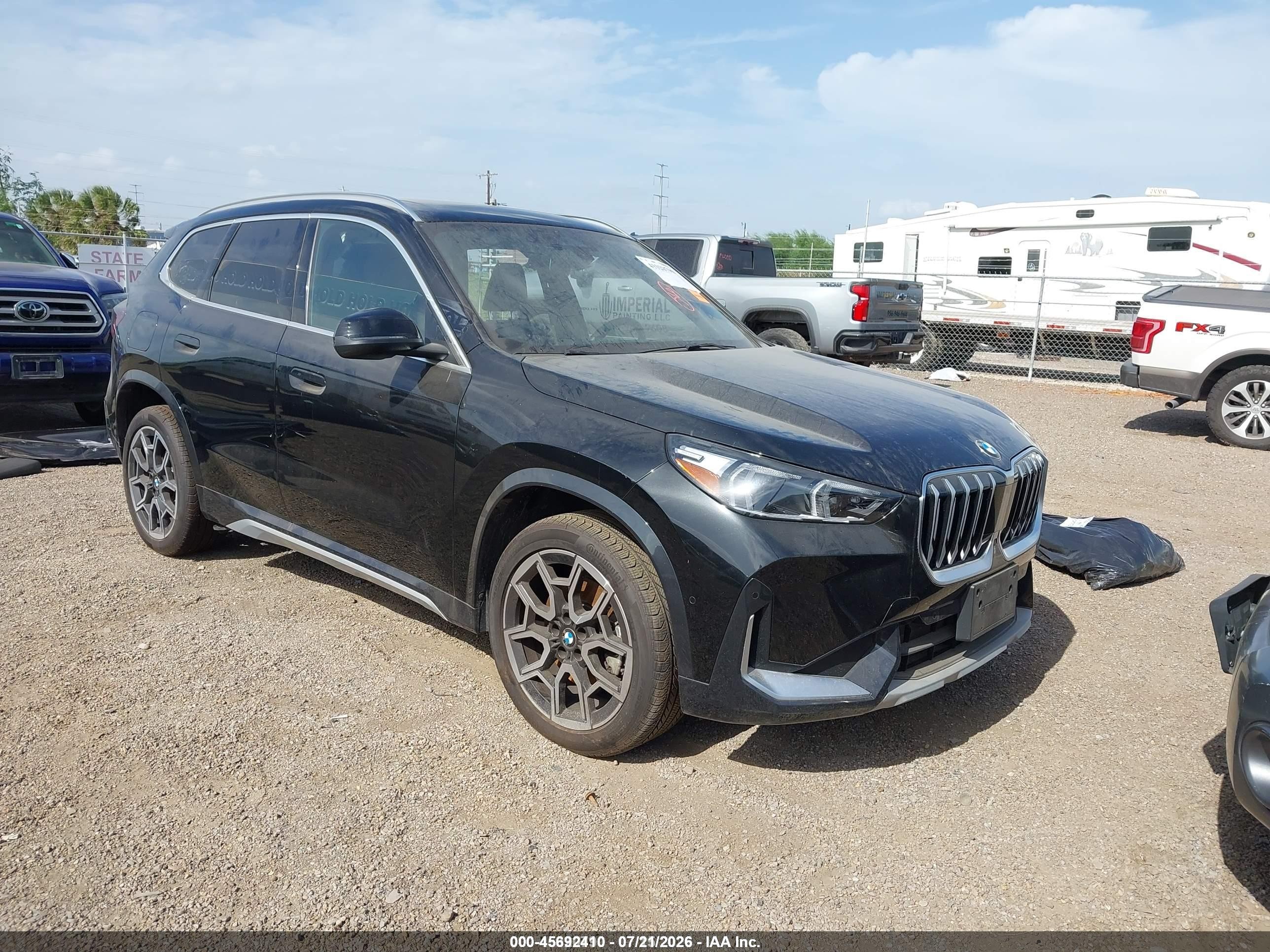 2026 BMW X1 VIN WBX73EF02T5400663 IAAI salvage auction — Side, Original (Texas), sold $19,300 on 2026-09-29 (photo 1)