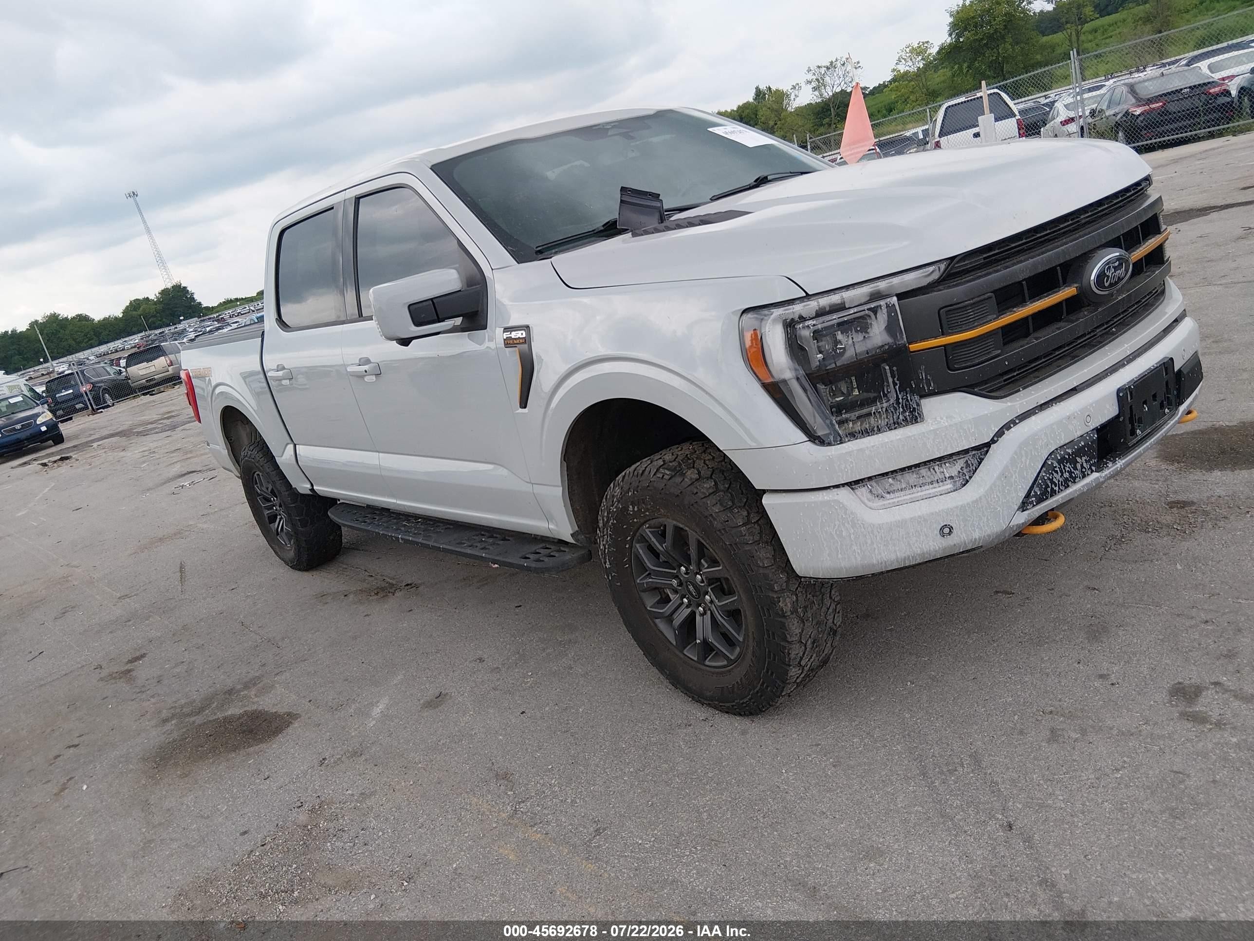 2023 Ford F-150 VIN 1FTEW1E85PFC43965 — IAAI salvage auction photo