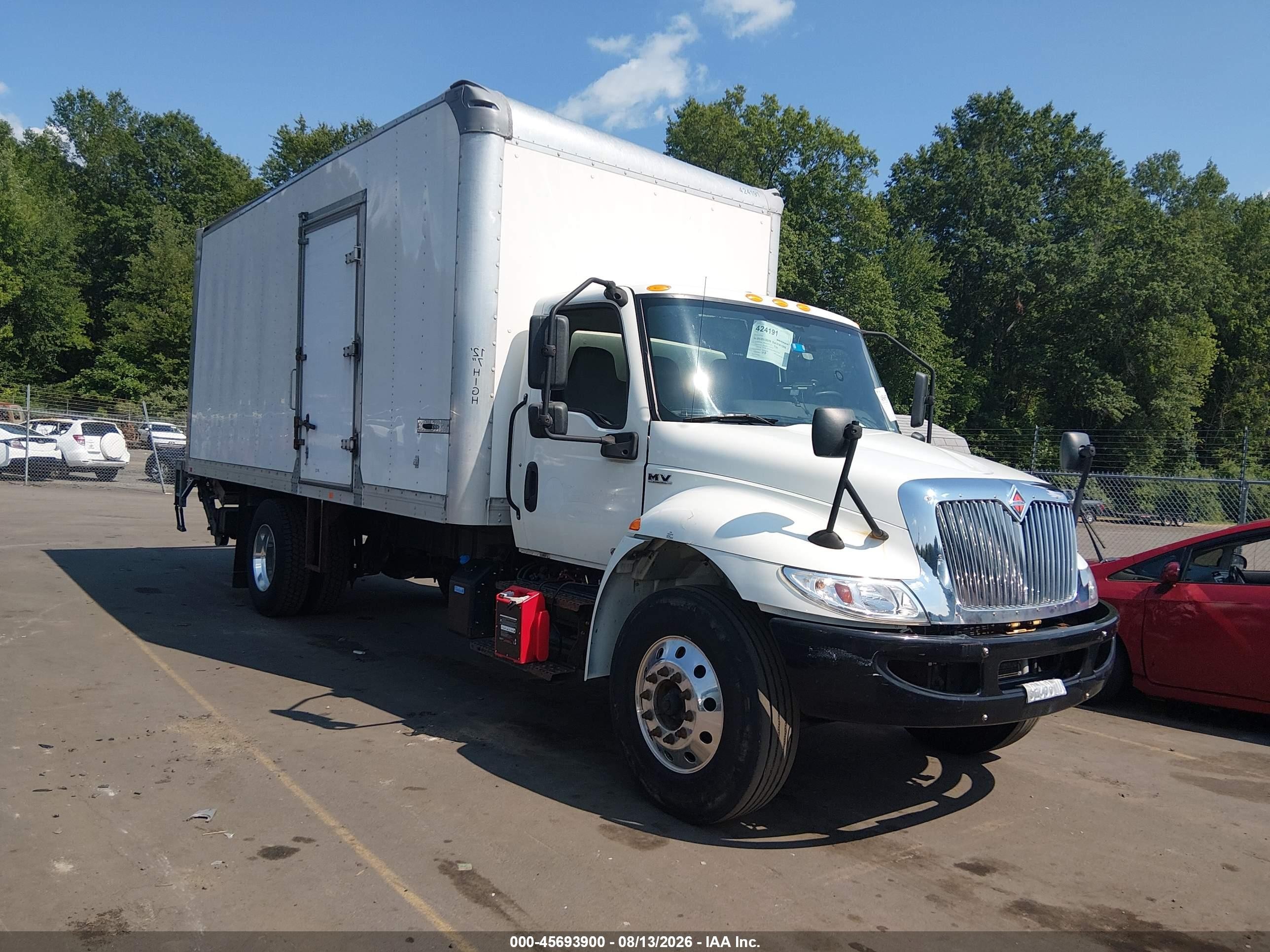 2022 International MV-Series VIN 3HAEUMML0NL422104 — IAAI salvage auction photo
