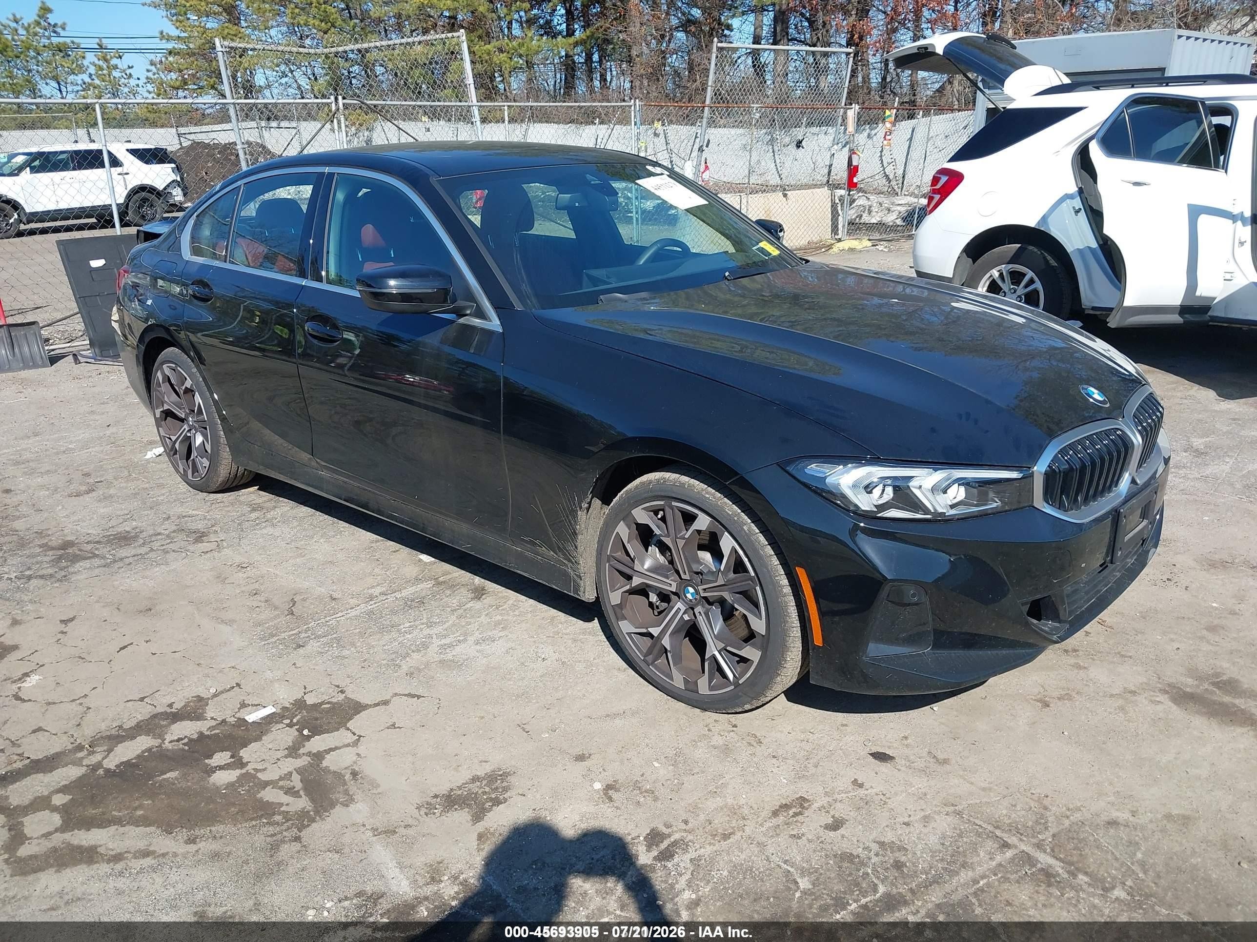 2025 BMW 3 Series VIN 3MW89CW00S8F08301 — IAAI salvage auction photo