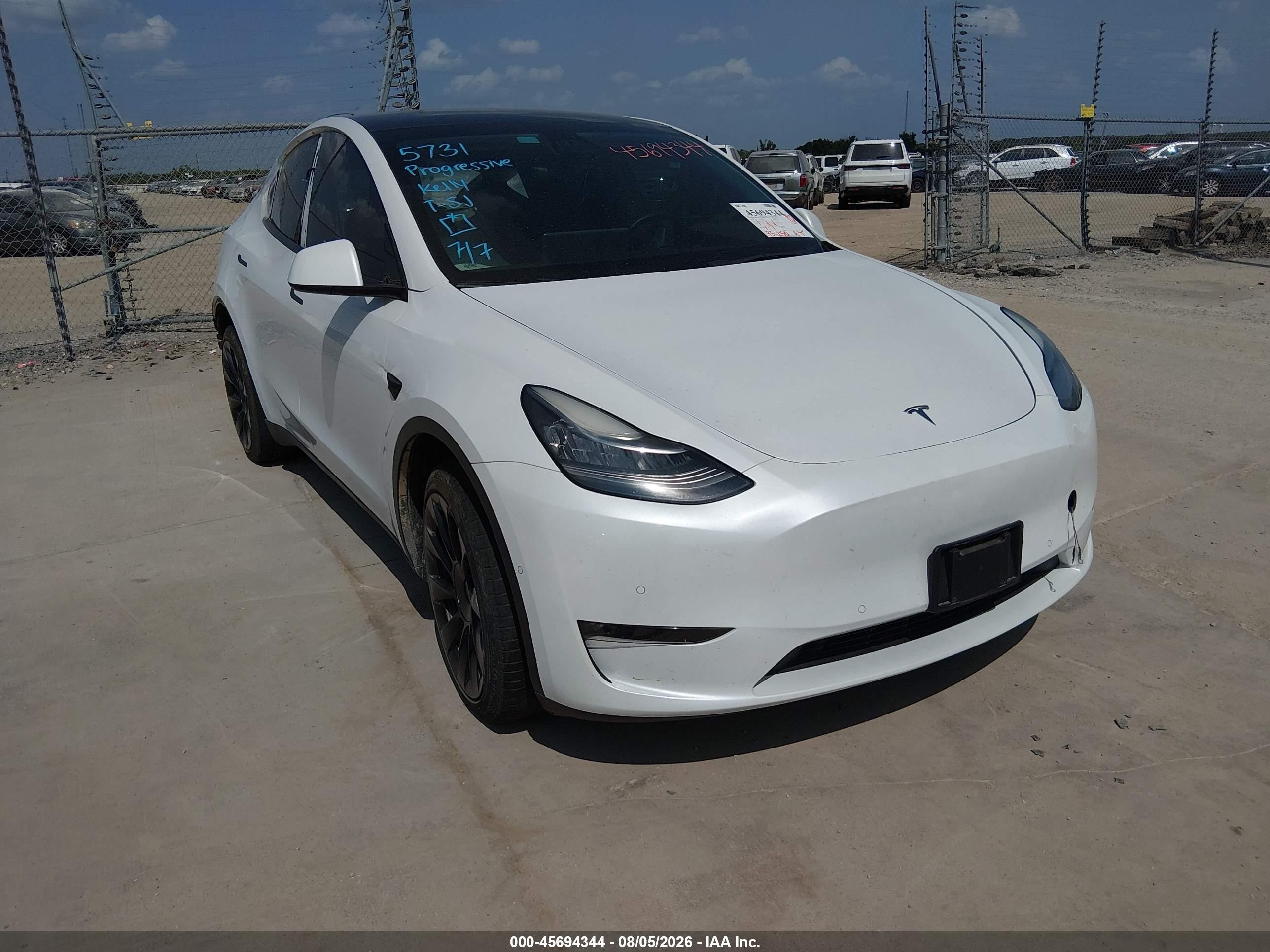 2021 Tesla Model Y VIN 5YJYGDEE8MF191068 — IAAI salvage auction photo