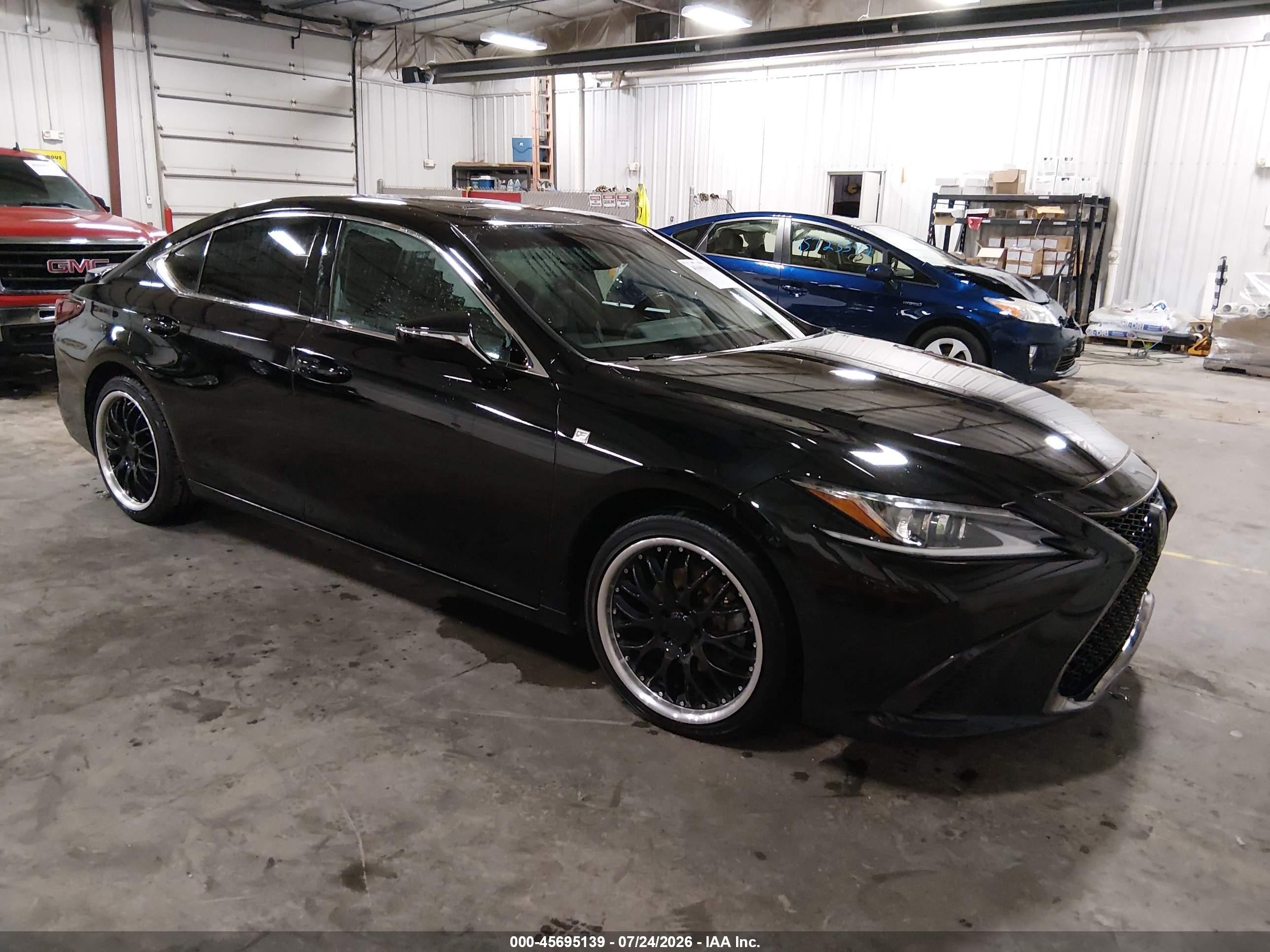 2020 Lexus ES 350 VIN 58AGZ1B1XLU068663 — IAAI salvage auction photo