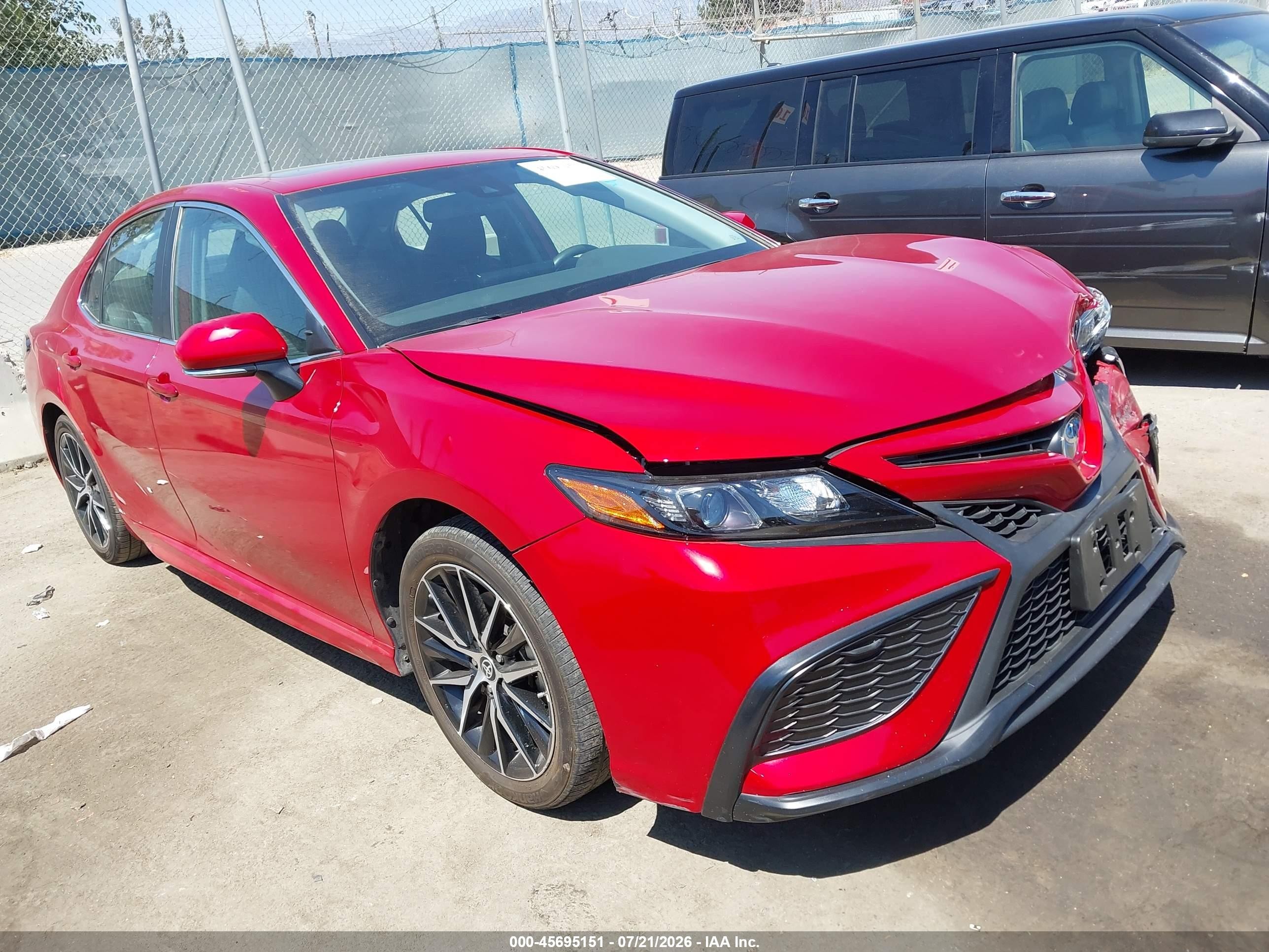 2024 Toyota Camry Hybrid VIN 4T1S31AKXRU077210 — IAAI salvage auction photo