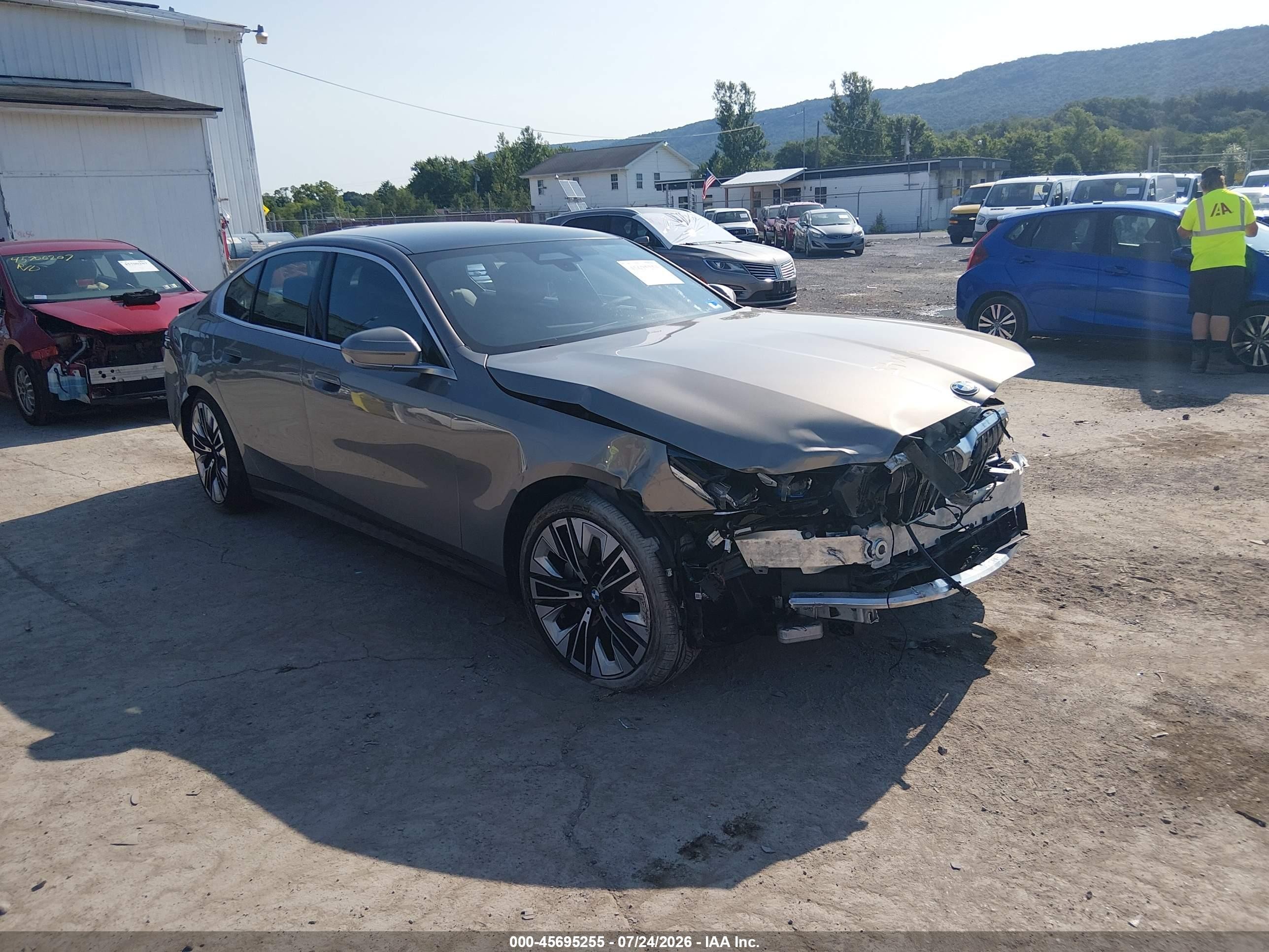 2024 BMW 5 Series VIN WBA53FJ00RCR26387 — IAAI salvage auction photo