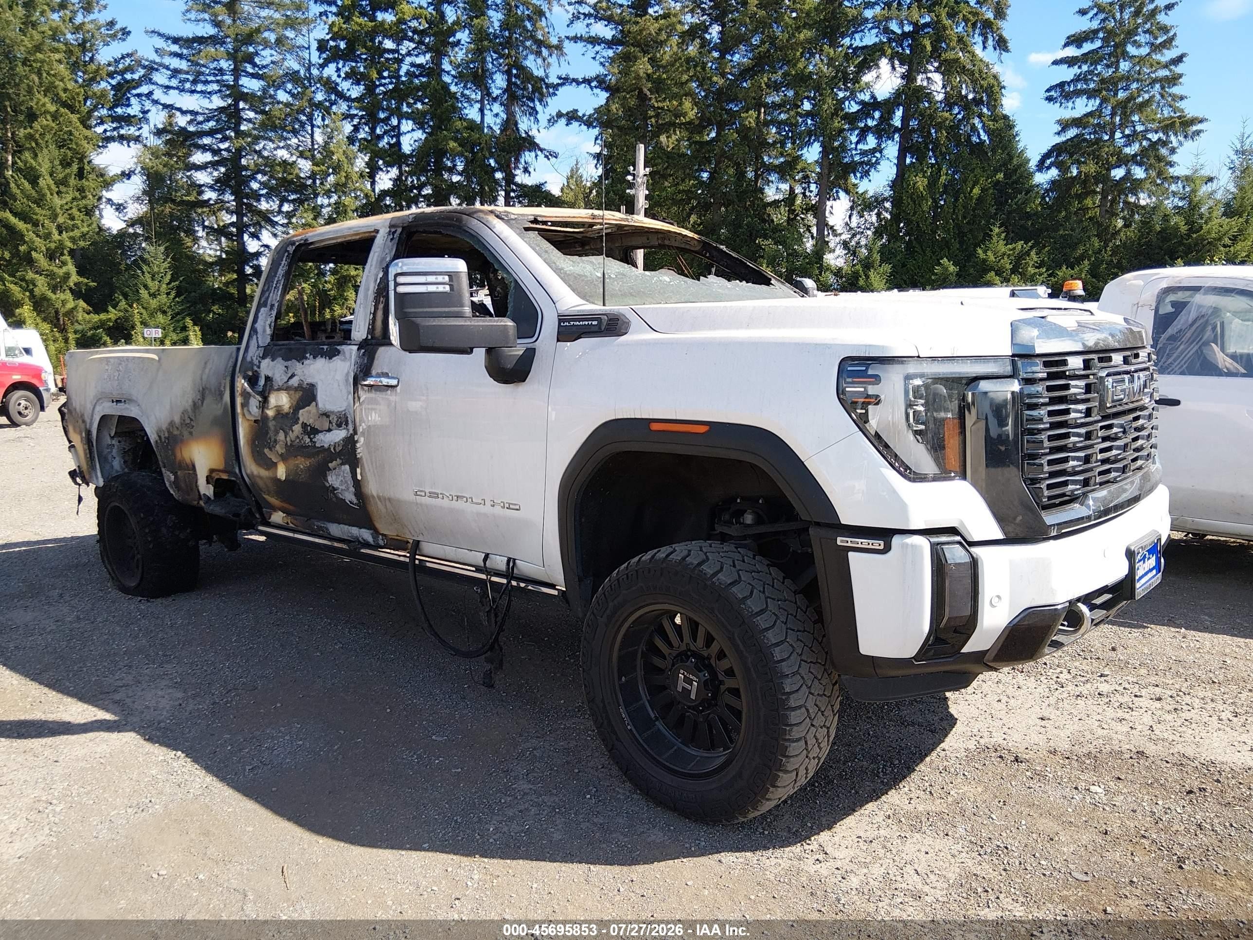2024 GMC Sierra 3500 HD VIN 1GT49YEY5RF127406 — IAAI salvage auction photo