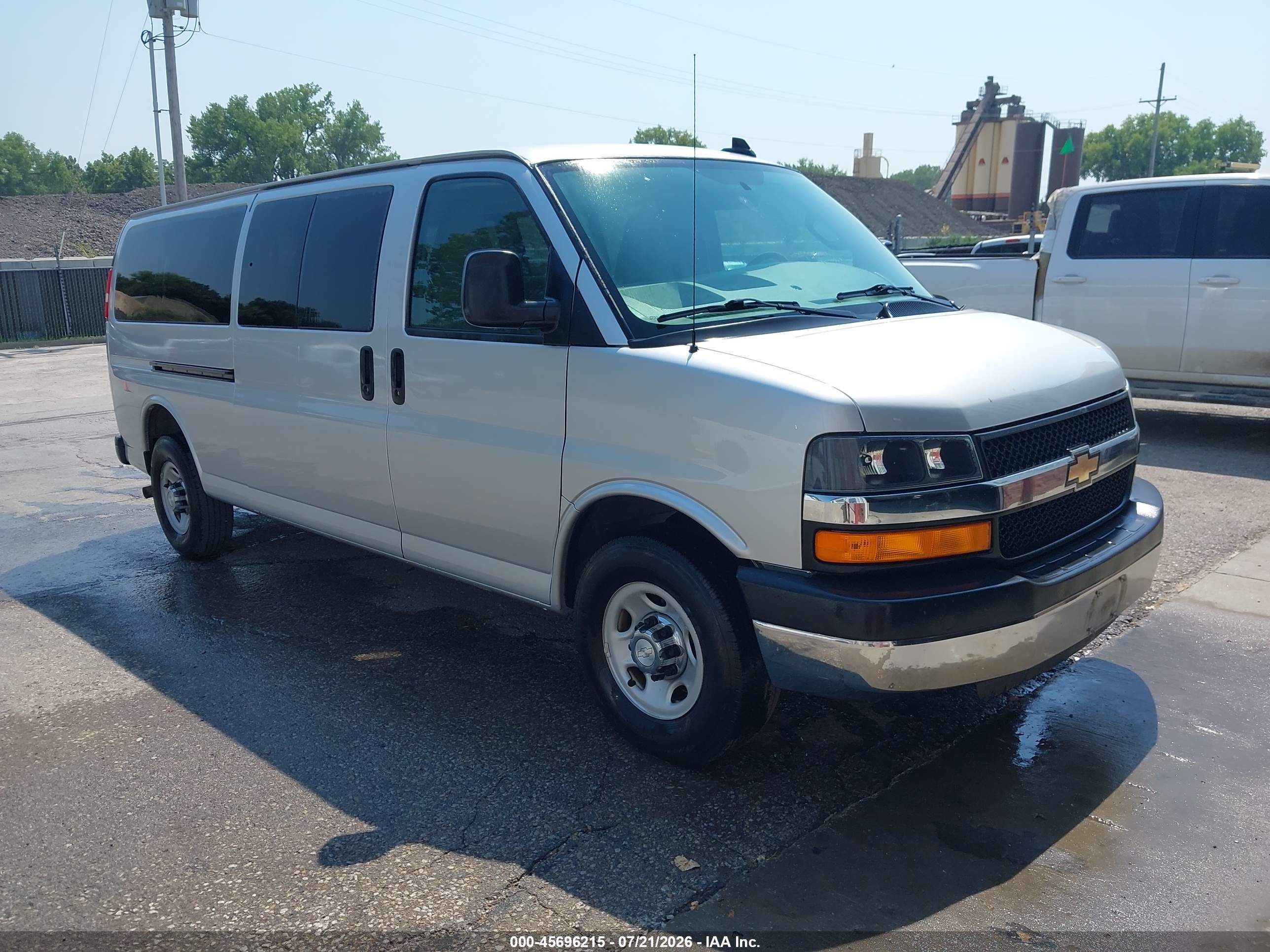 2016 Chevrolet Express 3500 VIN 1GAZGPFF9G1316100 — IAAI salvage auction photo