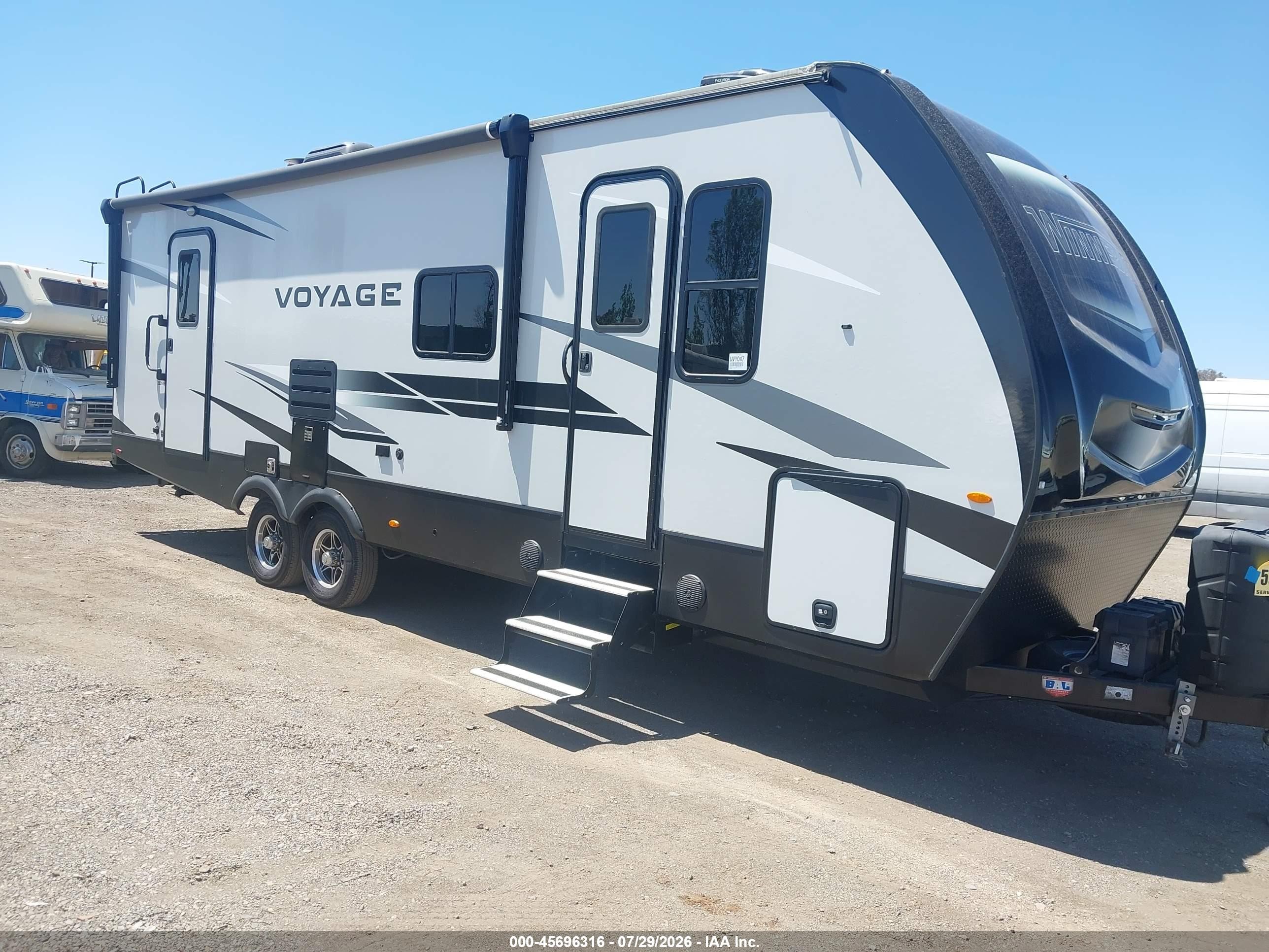 2022 Winnebago Voyge VIN 54CTV1V20N6064431 — IAAI salvage auction photo