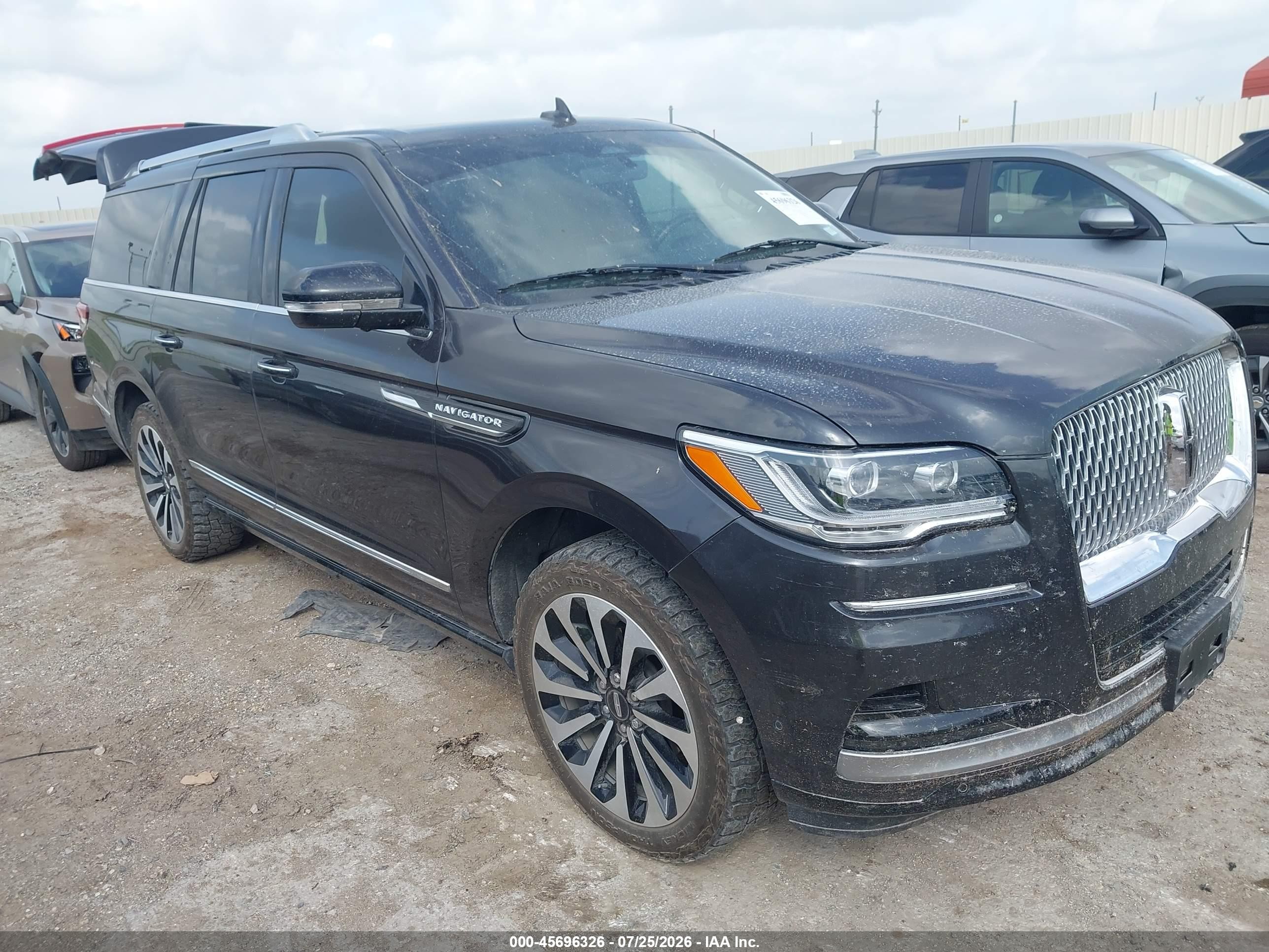 2024 Lincoln Navigator VIN 5LMJJ3LG6REL17124 — IAAI salvage auction photo