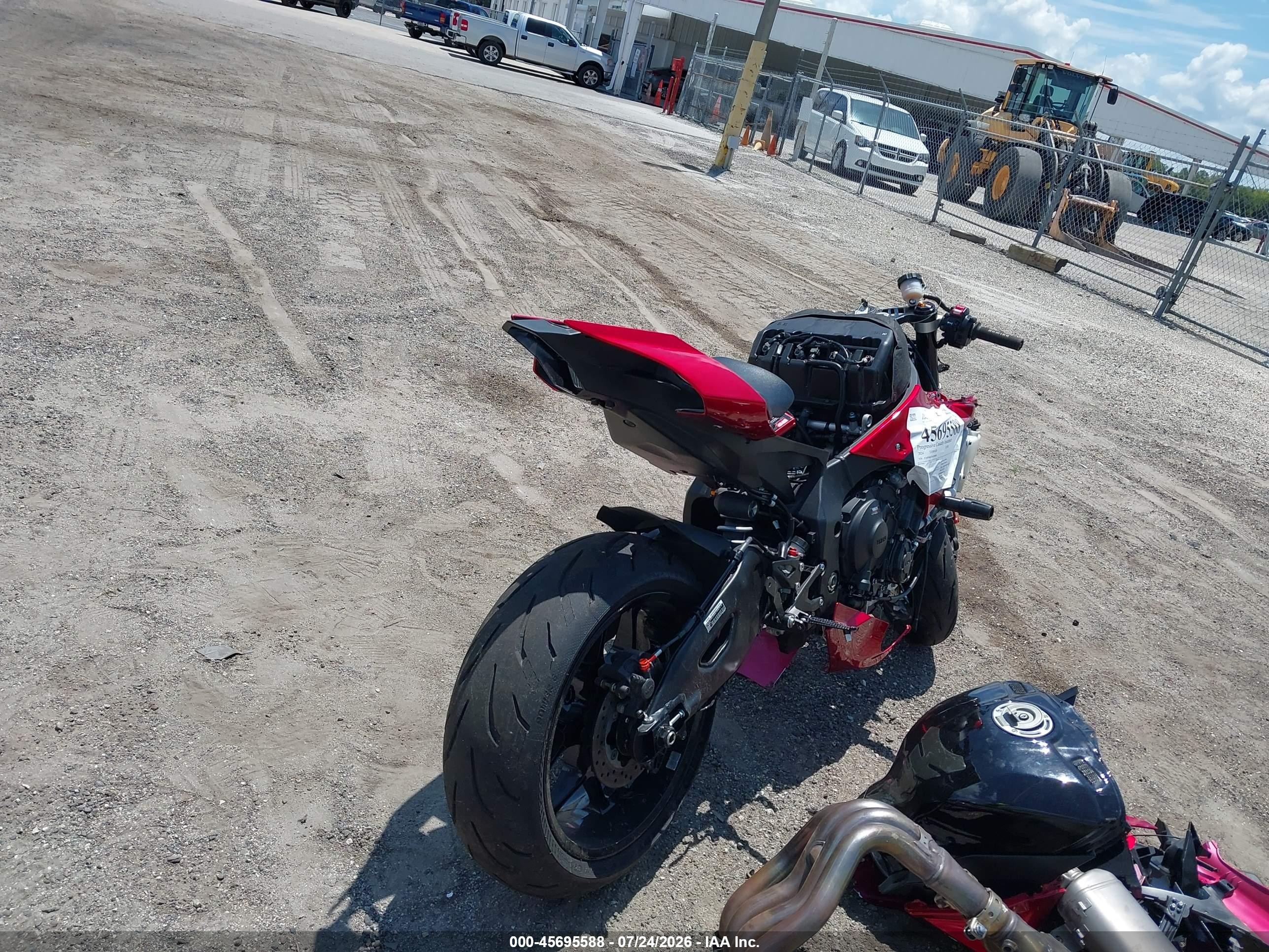 2024 Yamaha Yzf VIN JYARN66E3RA004836 IAAI salvage auction — All Over, Certificate Of Destruction (Florida), sold $3,150 on 2026-09-09 (photo 4)