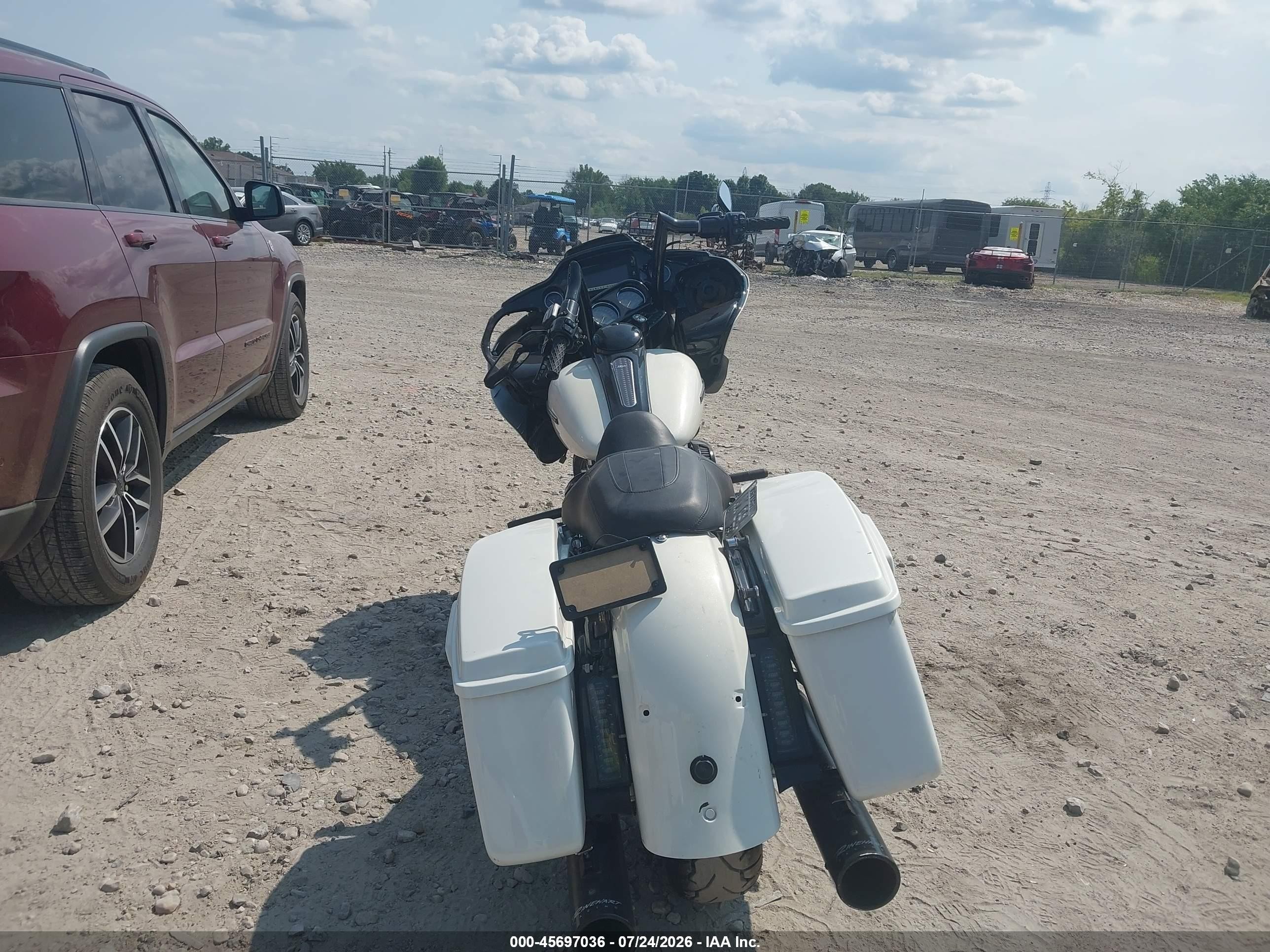 2018 Harley-davidson Road glide VIN 1HD1KTC16JB686442 IAAI salvage auction — Front End, Clear (Wisconsin), sold $2,700 on 2026-09-08 (photo 6)