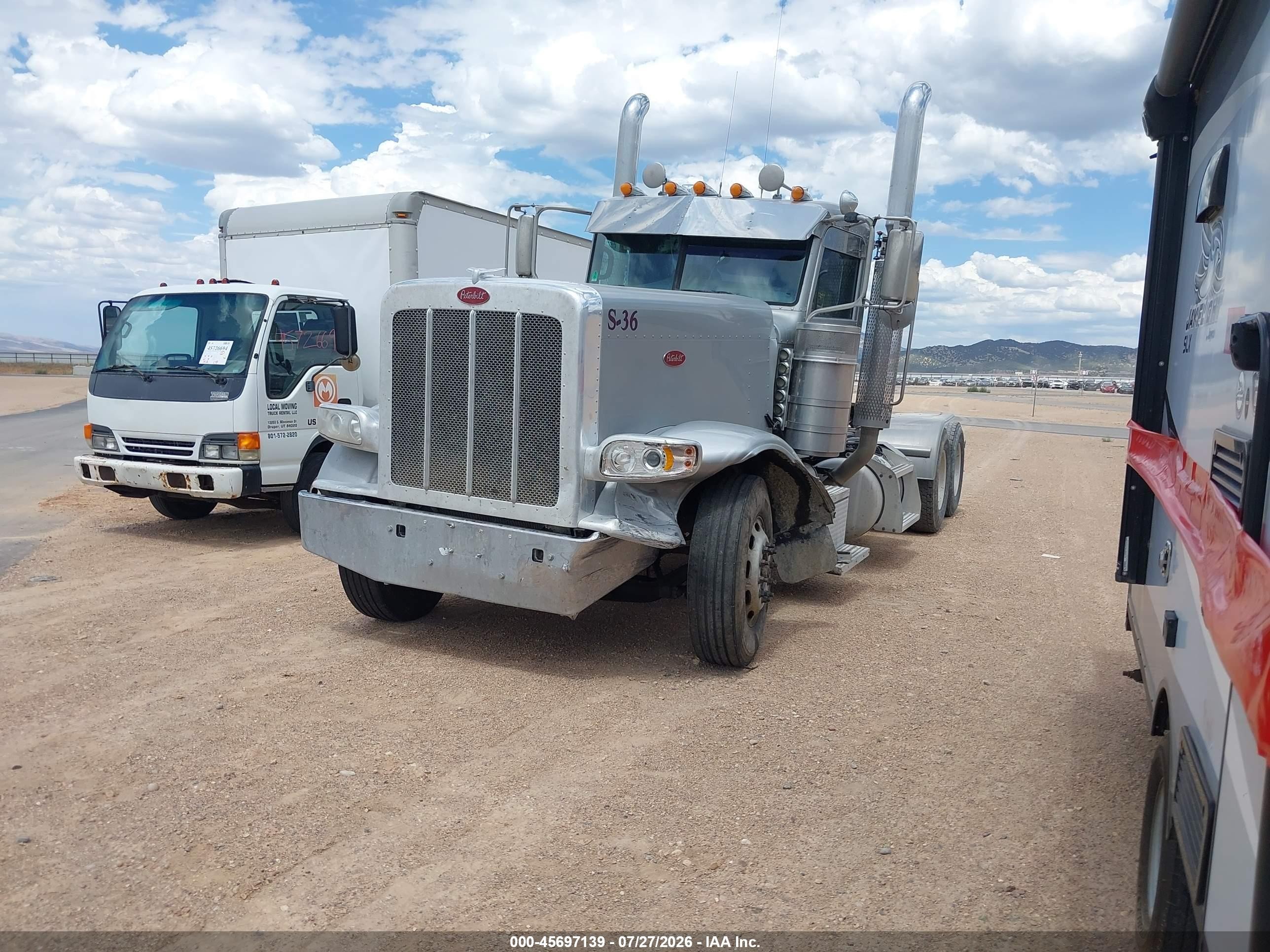 2019 Peterbilt 389 VIN 1XPXD49X0KD612672 IAAI salvage auction — Front End, Salvage (Utah), sold $18,100 on 2026-08-19 (photo 2)