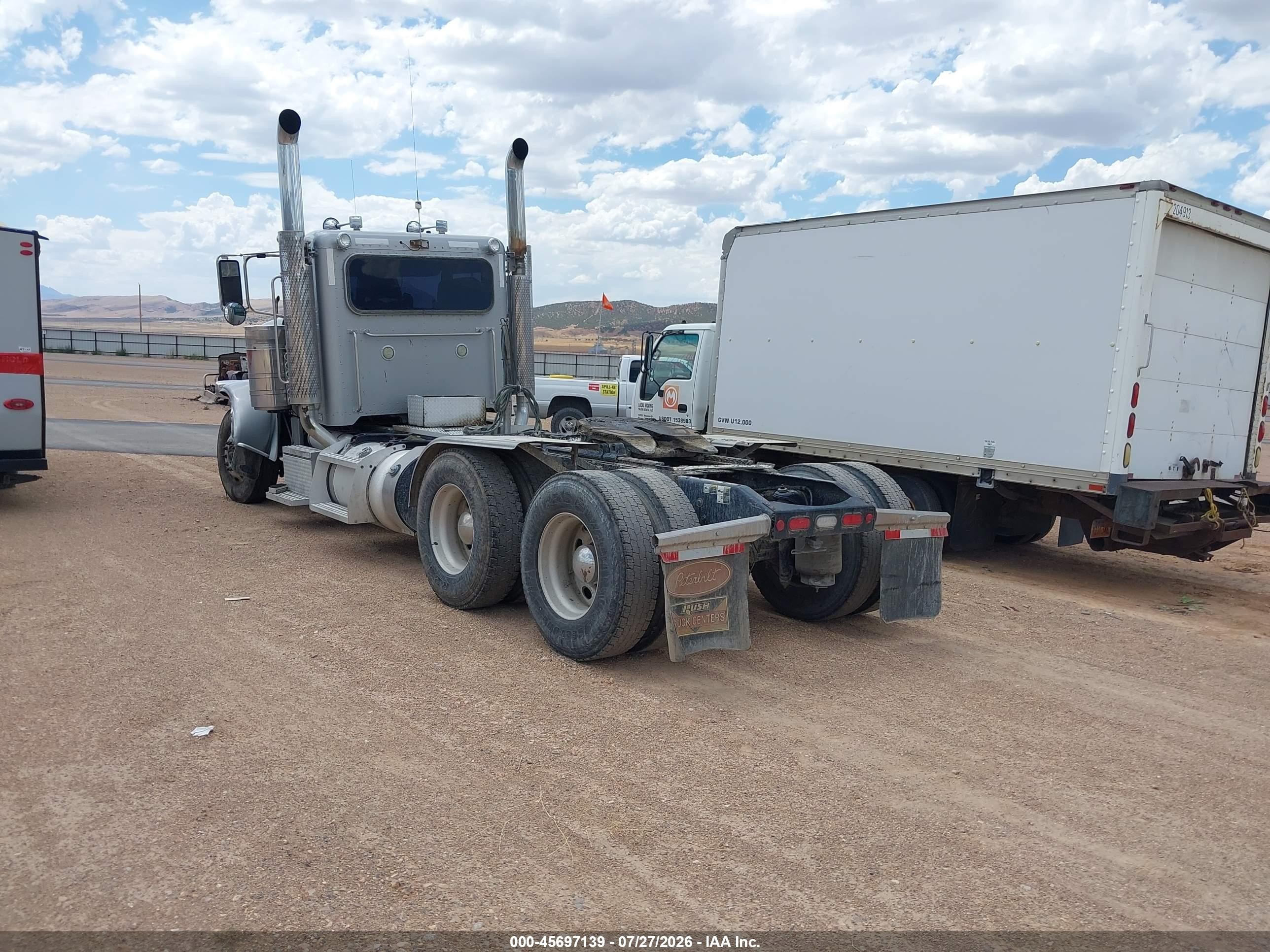 2019 Peterbilt 389 VIN 1XPXD49X0KD612672 IAAI salvage auction — Front End, Salvage (Utah), sold $18,100 on 2026-08-19 (photo 3)