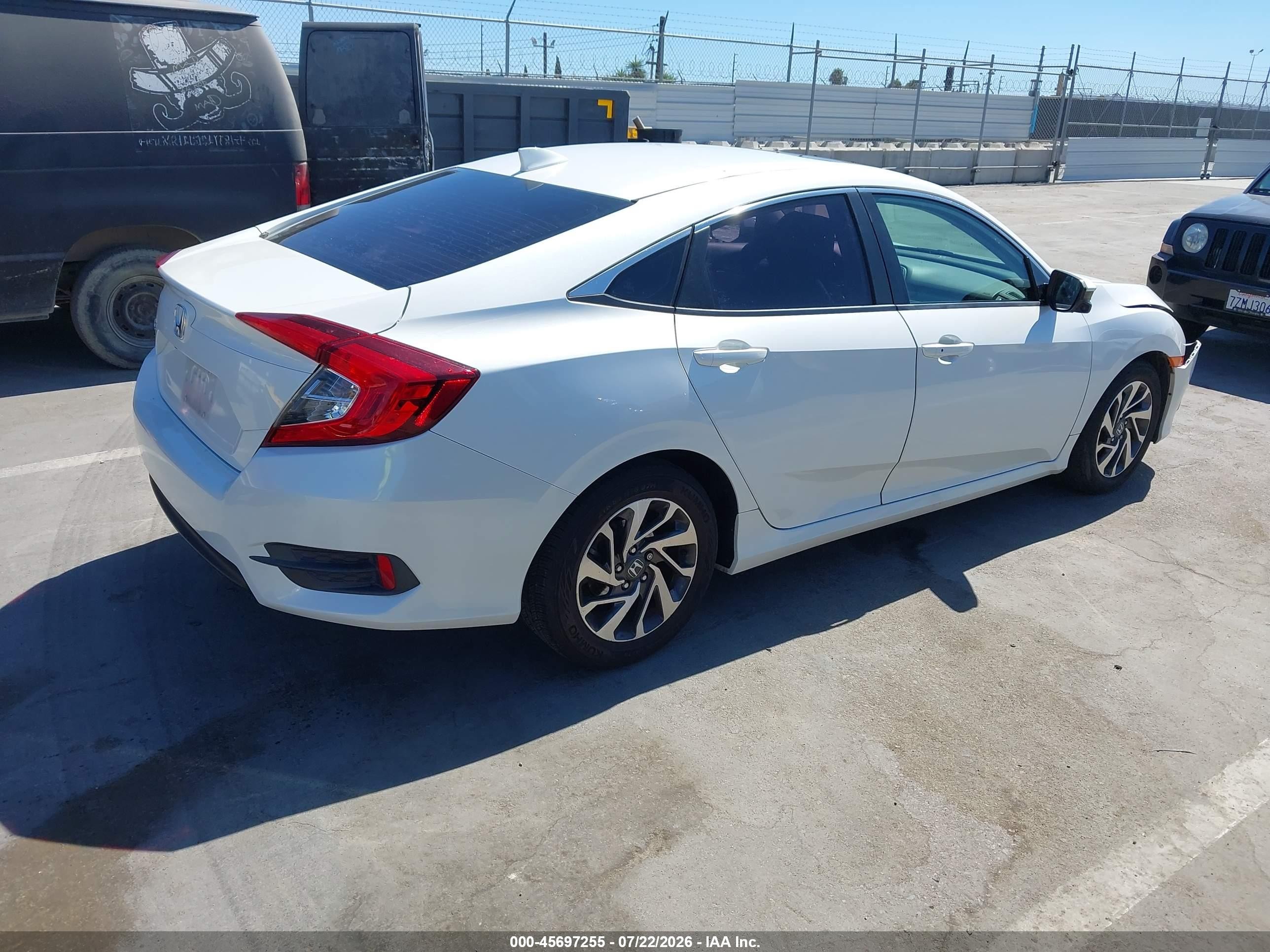 2018 Honda Civic VIN 19XFC2F72JE208309 IAAI salvage auction — Front End, Salvage (California), sold $3,950 on 2026-09-13 (photo 4)
