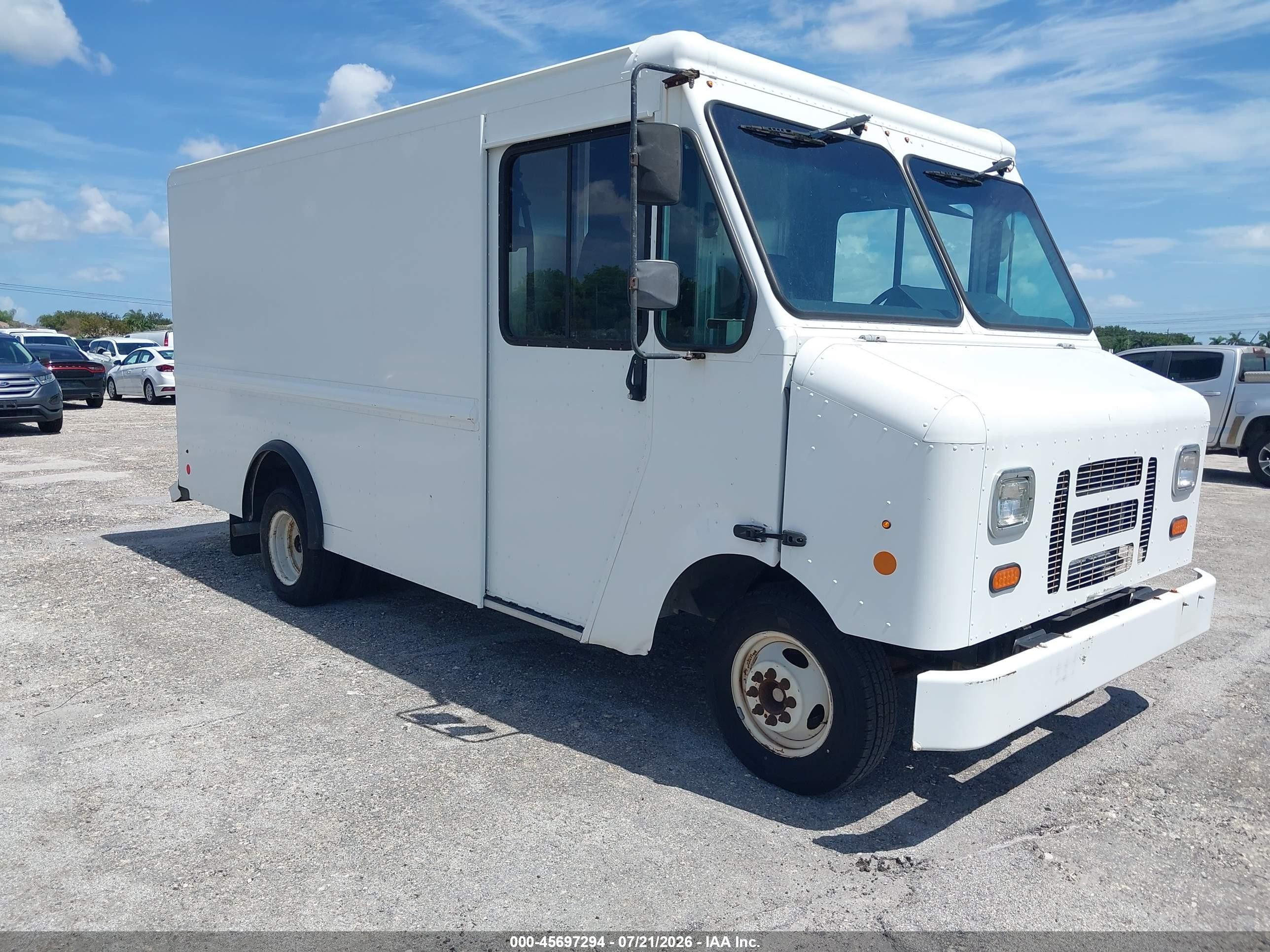 2019 Ford E-350 VIN 1FC3E3K62KDC00388 — IAAI salvage auction photo
