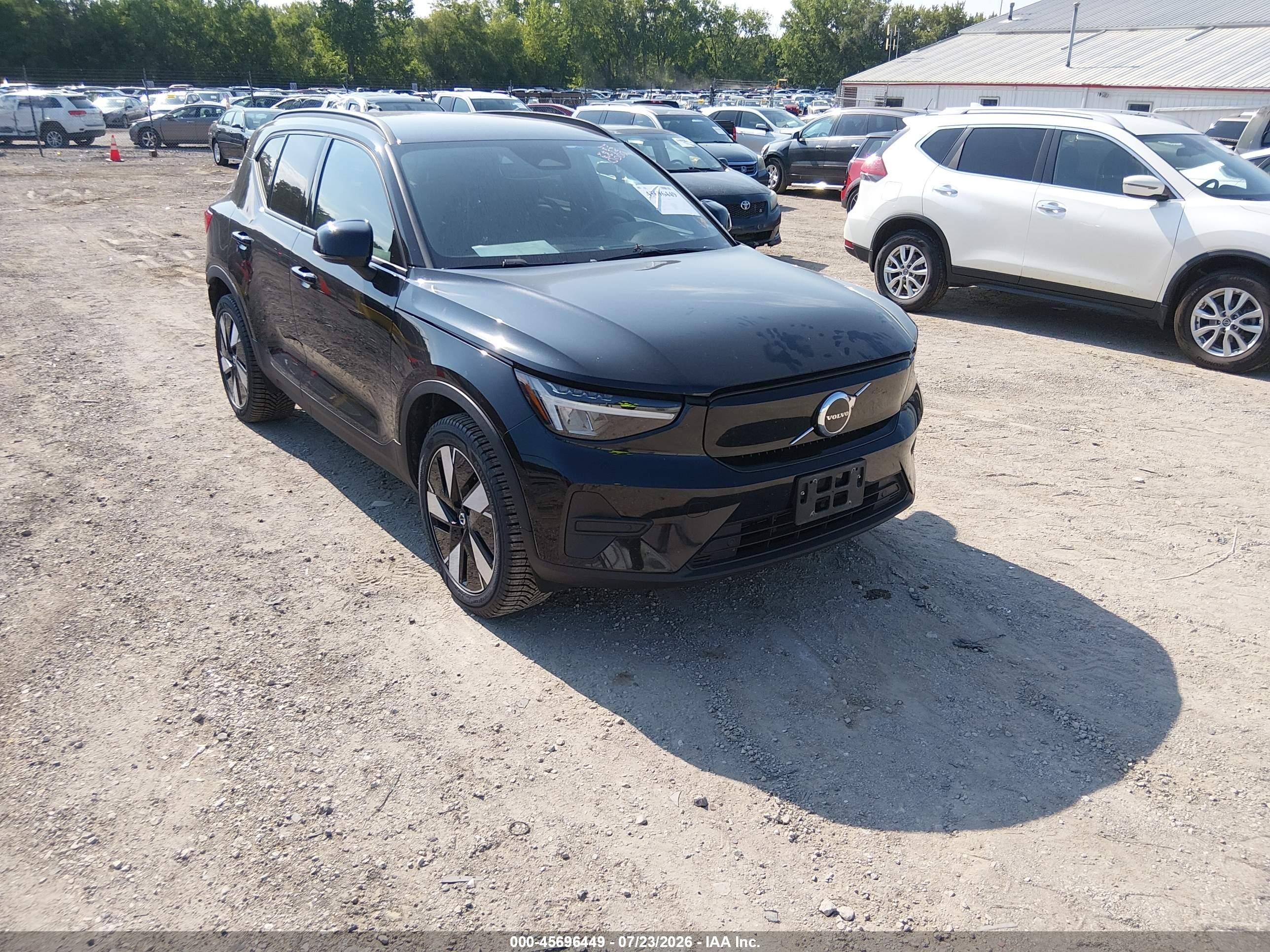 2025 Volvo Ex40 VIN YV4ER3HJ1S2454286 — IAAI salvage auction photo