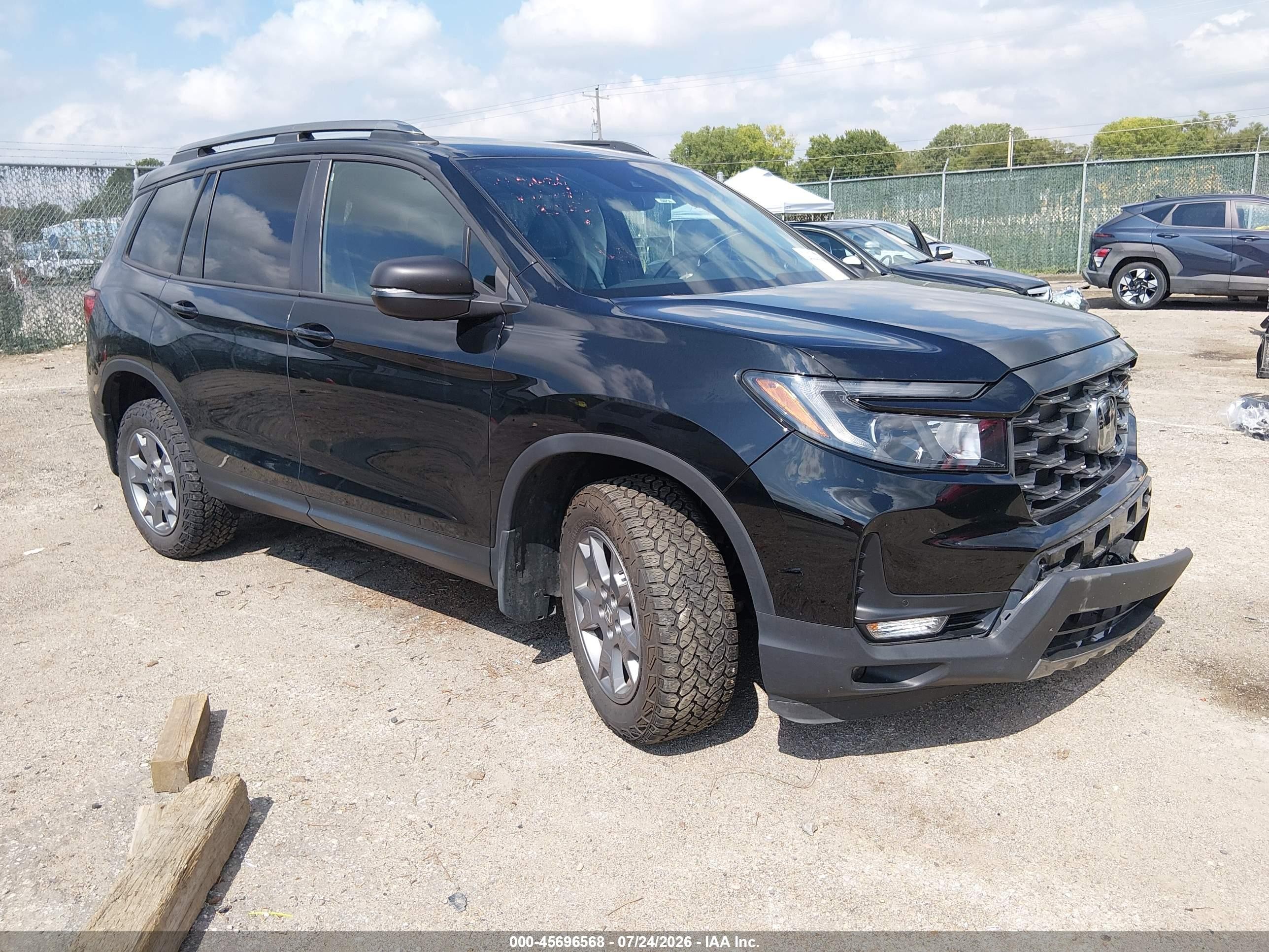 2025 Honda Passport VIN 5FNYF8H68SB014595 — IAAI salvage auction photo