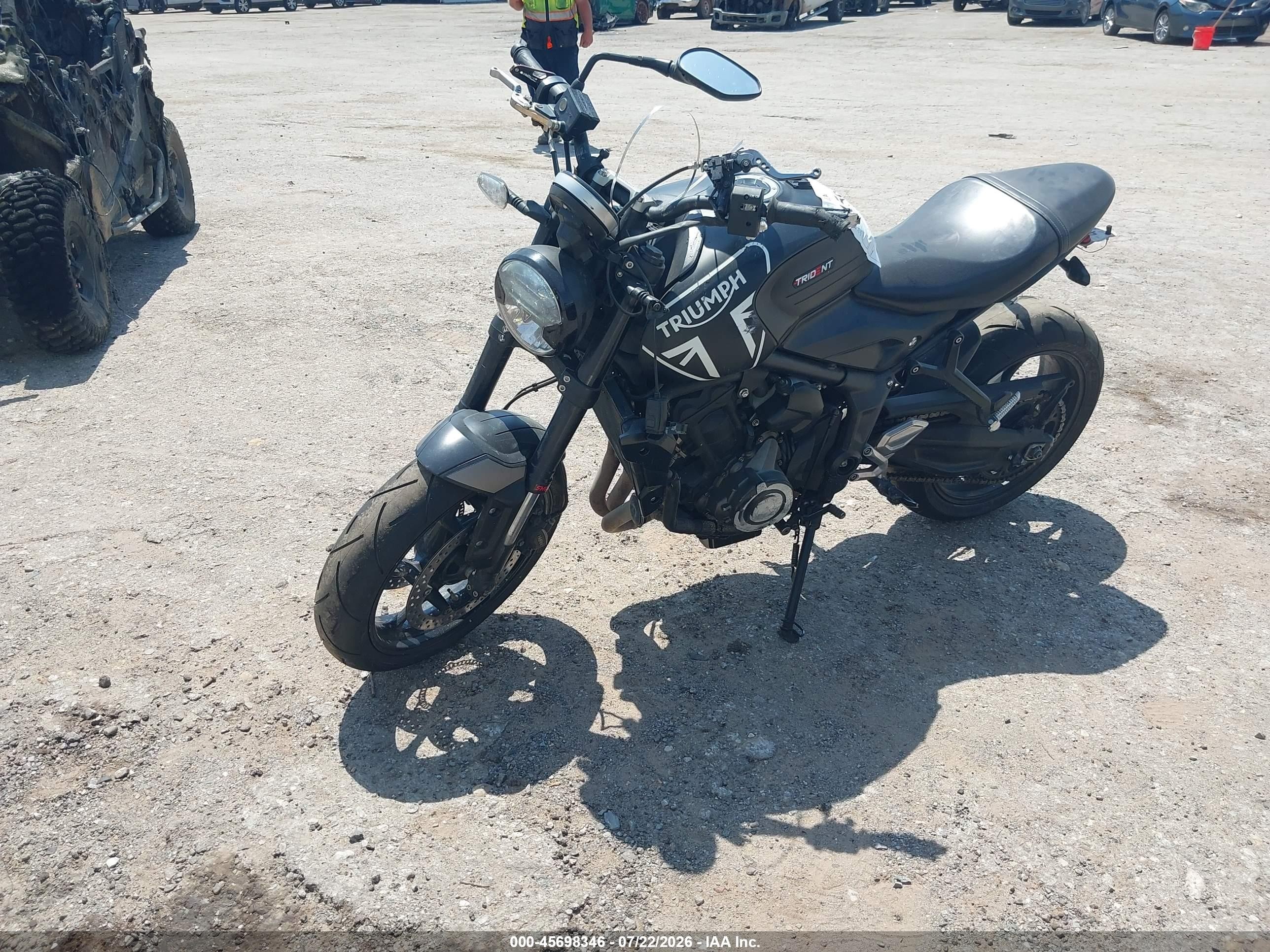 2022 Triumph Motorcycle Trident 660 VIN SMTL10UL6NTBA1578 IAAI salvage auction — Front End, Salvage (Oklahoma), sold $1,500 on 2026-09-16 (photo 2)